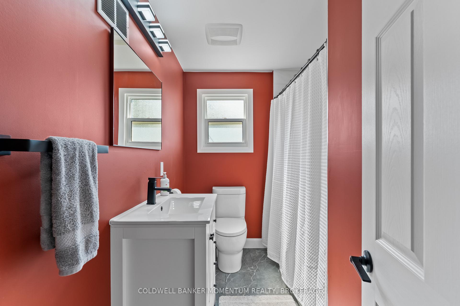 Photo 40 of 22 Fairburn Avenue, St. Catharines, Burleigh Hill — HOMEH