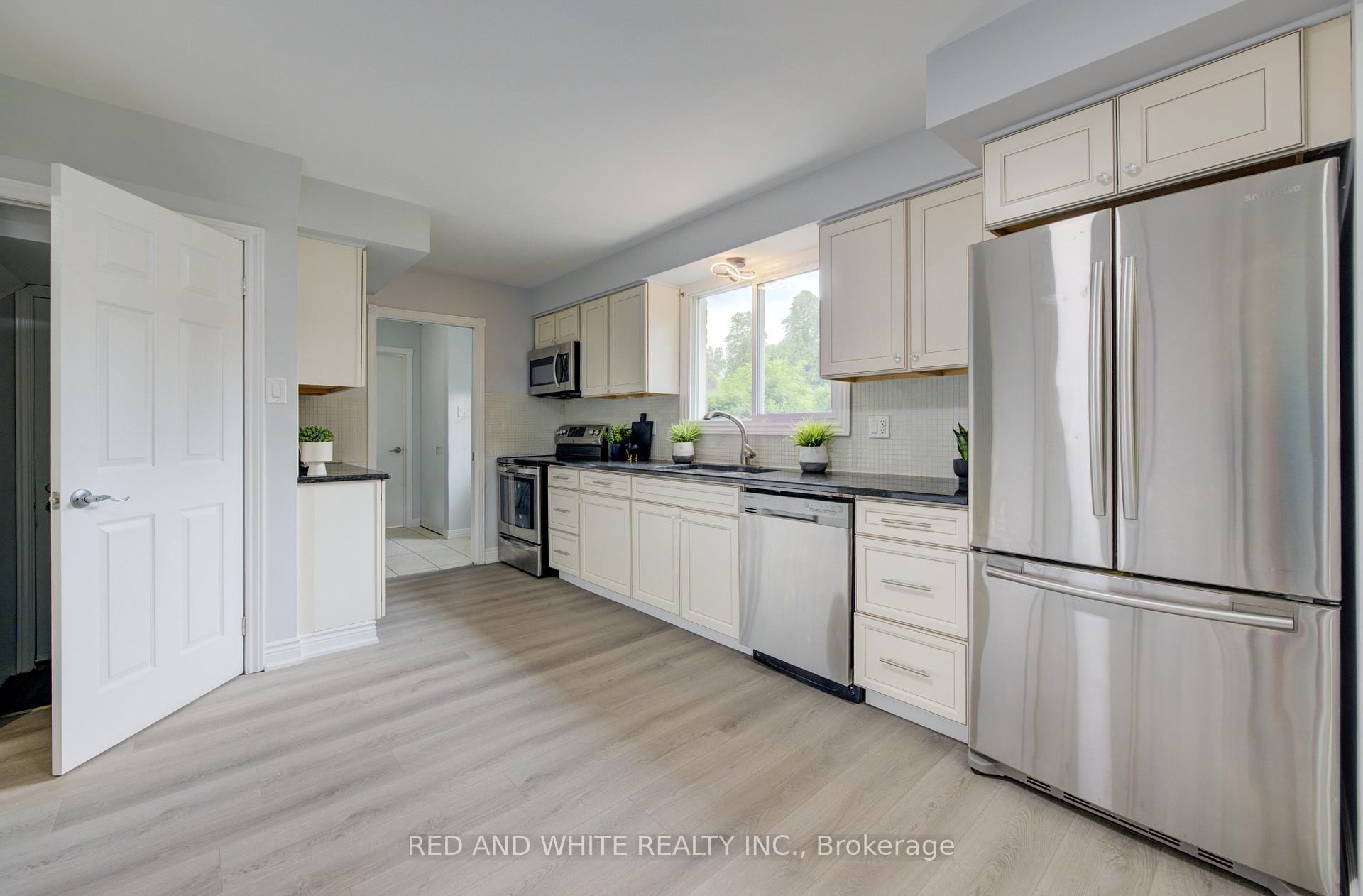Photo 13 of 68 Parkview Crescent, Waterloo — HOMEH