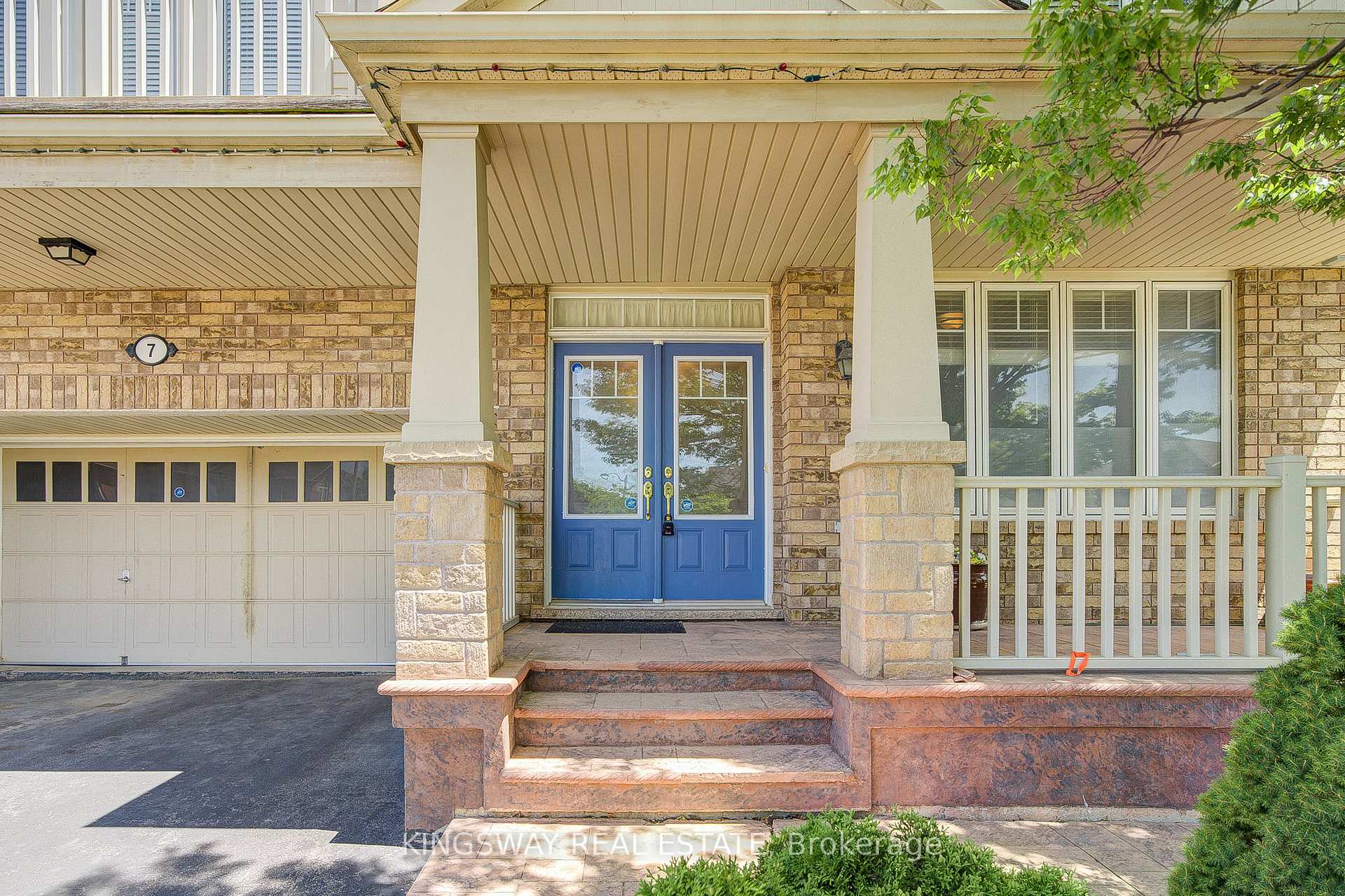Photo 6 of 7 Bonavista Drive, Brampton, Credit Valley — HOMEH