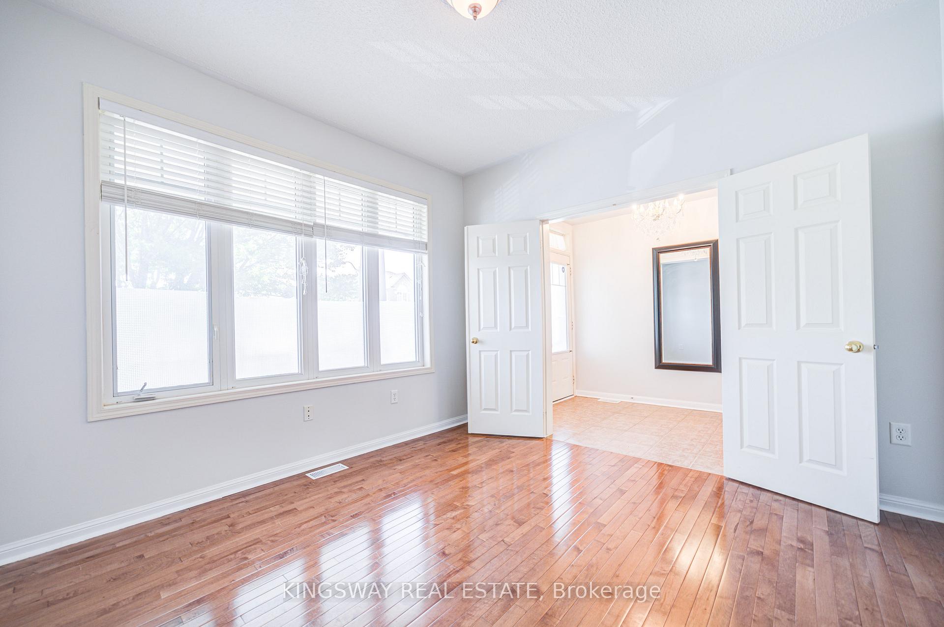 Photo 5 of 7 Bonavista Drive, Brampton, Credit Valley — HOMEH