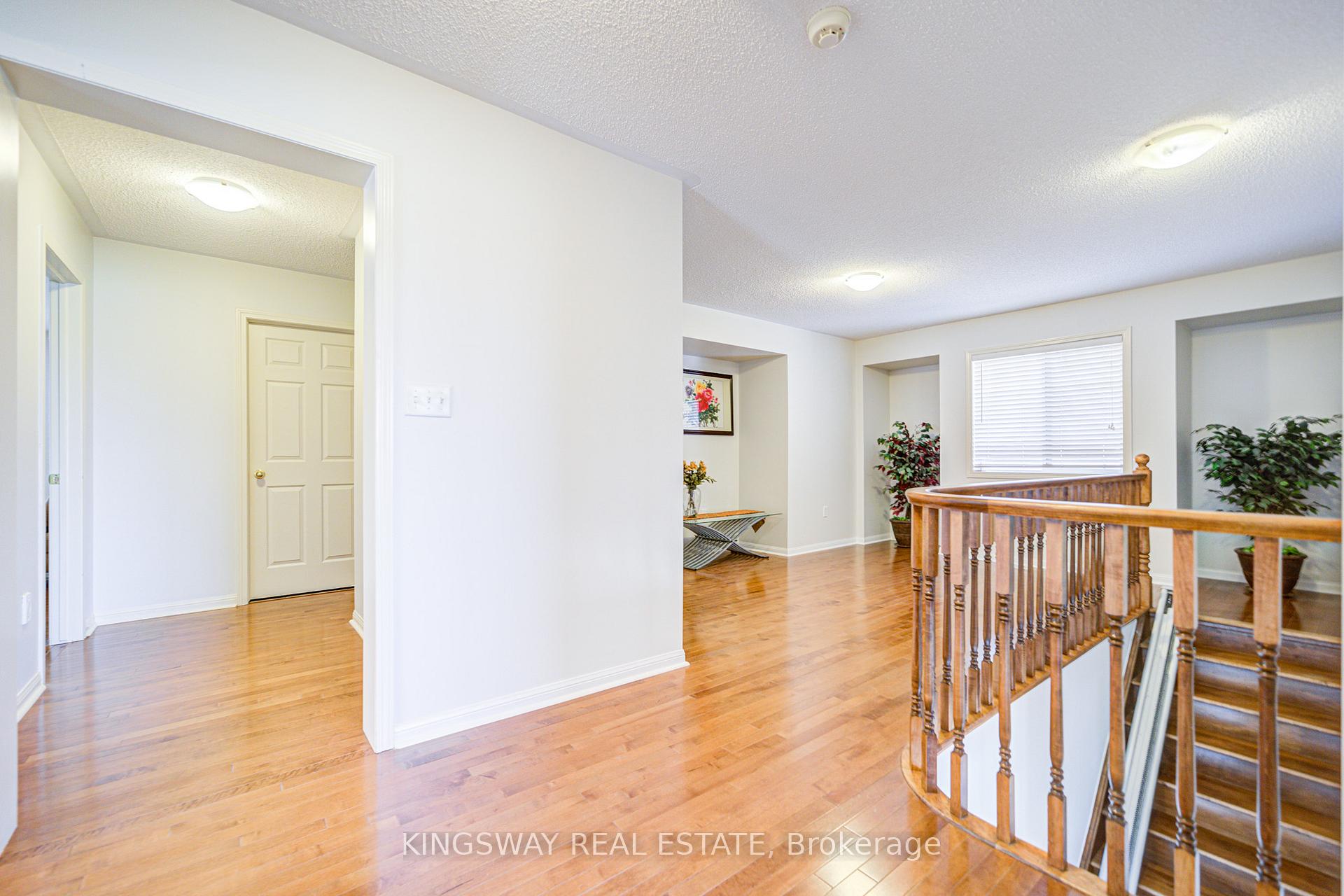 Photo 18 of 7 Bonavista Drive, Brampton, Credit Valley — HOMEH