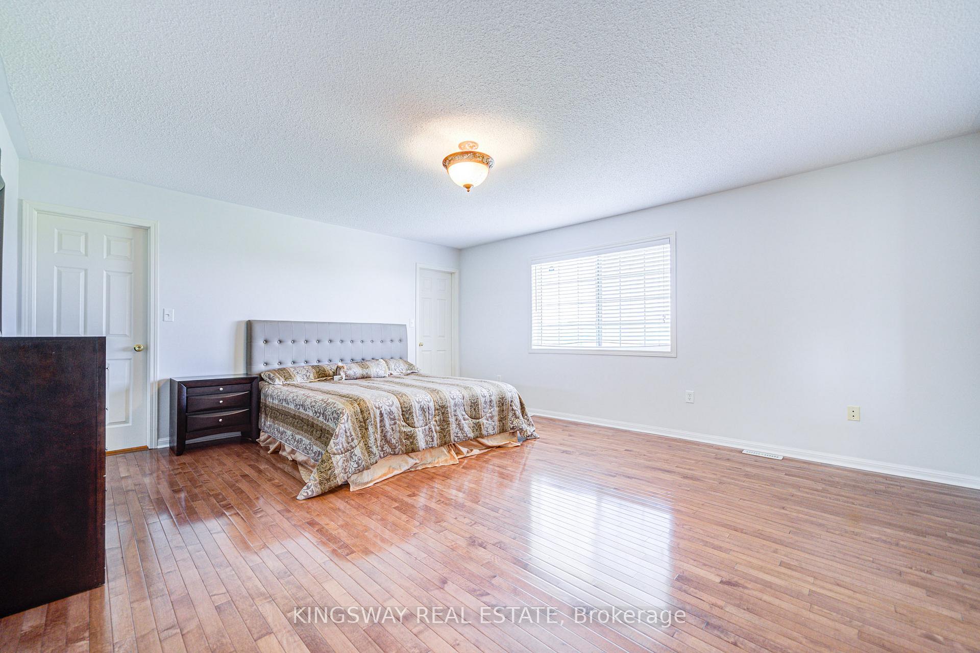 Photo 15 of 7 Bonavista Drive, Brampton, Credit Valley — HOMEH