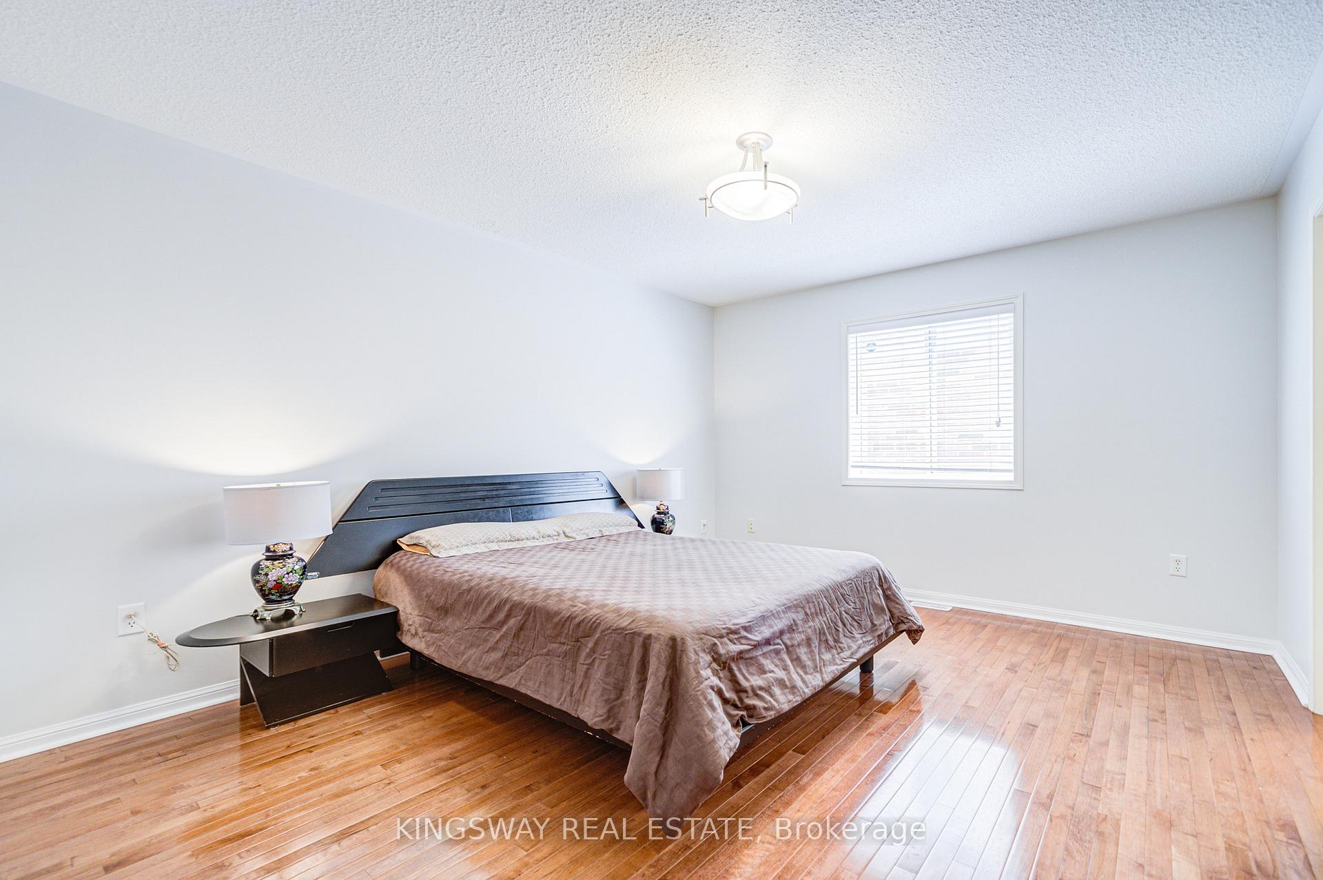 Photo 24 of 7 Bonavista Drive, Brampton, Credit Valley — HOMEH