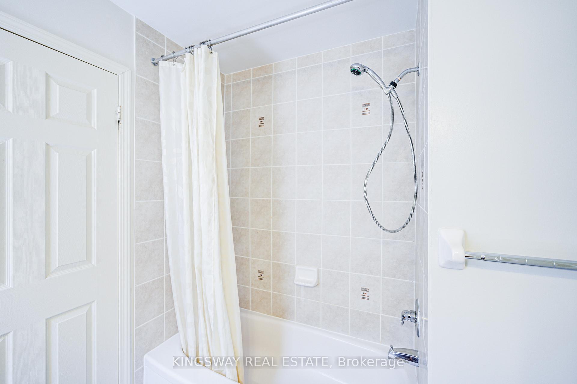 Photo 28 of 7 Bonavista Drive, Brampton, Credit Valley — HOMEH