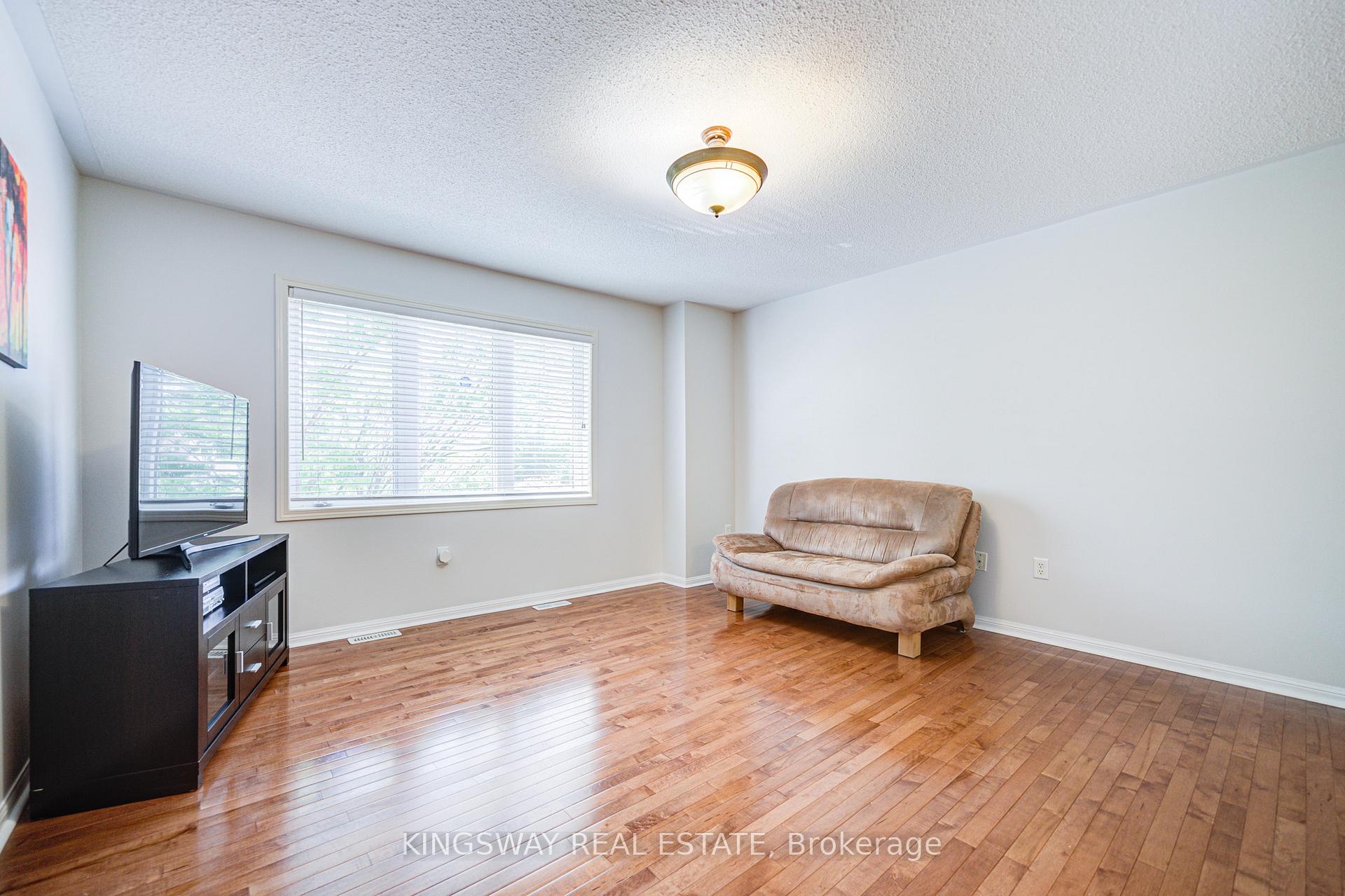 Photo 31 of 7 Bonavista Drive, Brampton, Credit Valley — HOMEH