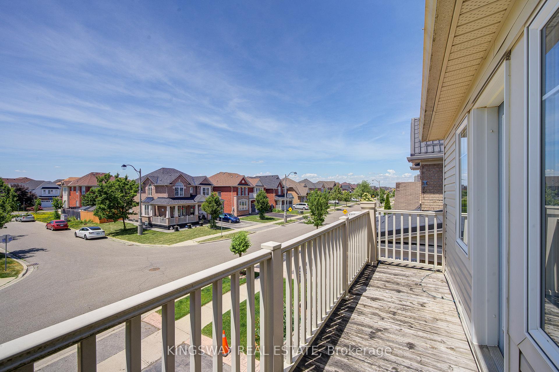 Photo 30 of 7 Bonavista Drive, Brampton, Credit Valley — HOMEH