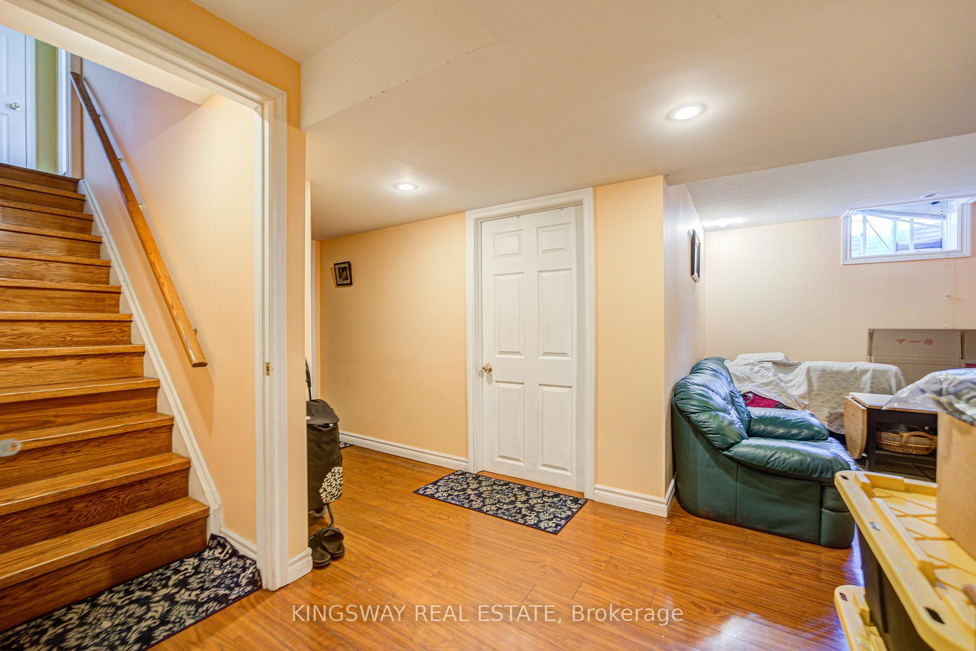 Photo 32 of 7 Bonavista Drive, Brampton, Credit Valley — HOMEH