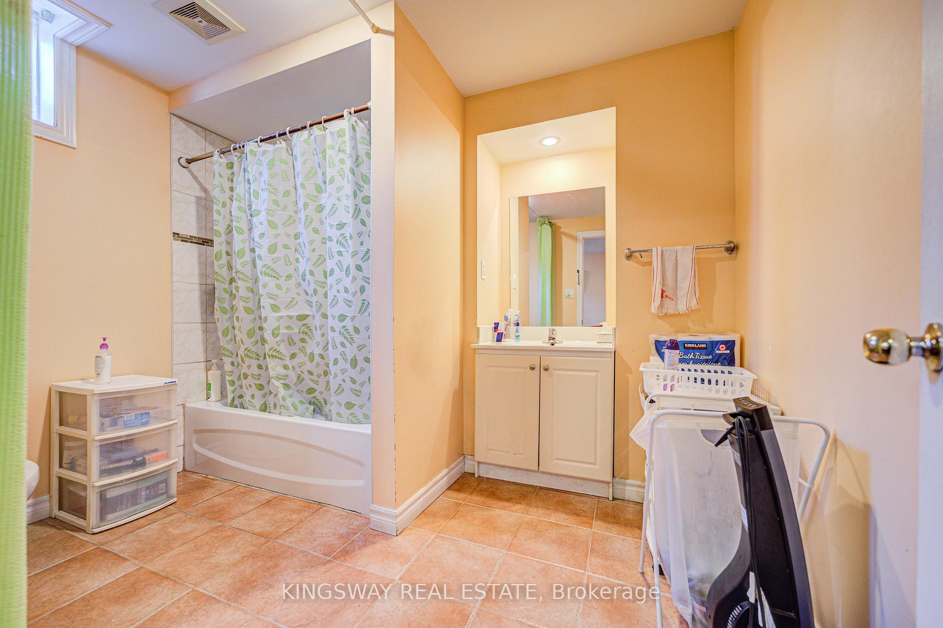Photo 45 of 7 Bonavista Drive, Brampton, Credit Valley — HOMEH