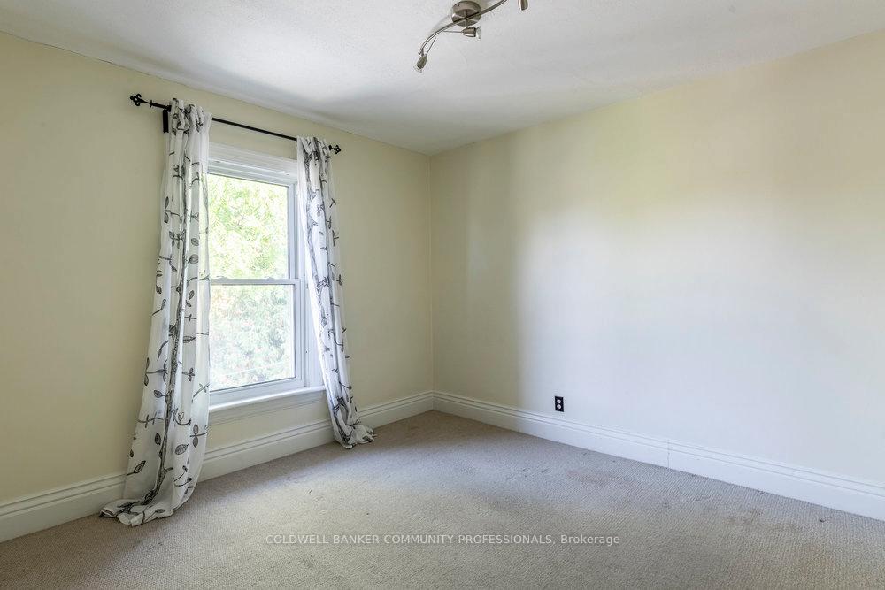 Photo 34 of 627 Eramosa Road, Guelph, Grange Road — HOMEH