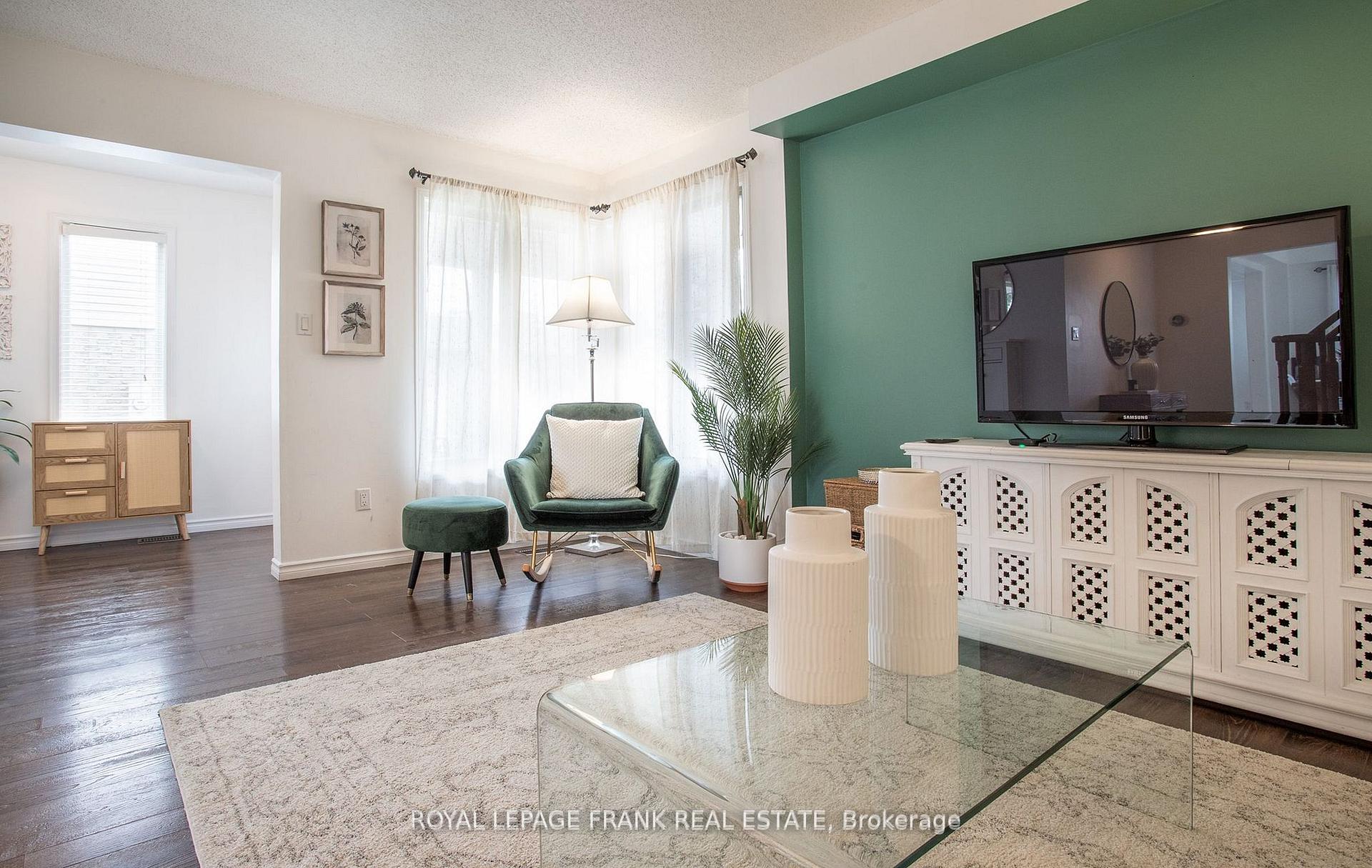 Photo 8 of 22 Windham Crescent, Clarington, Courtice — HOMEH
