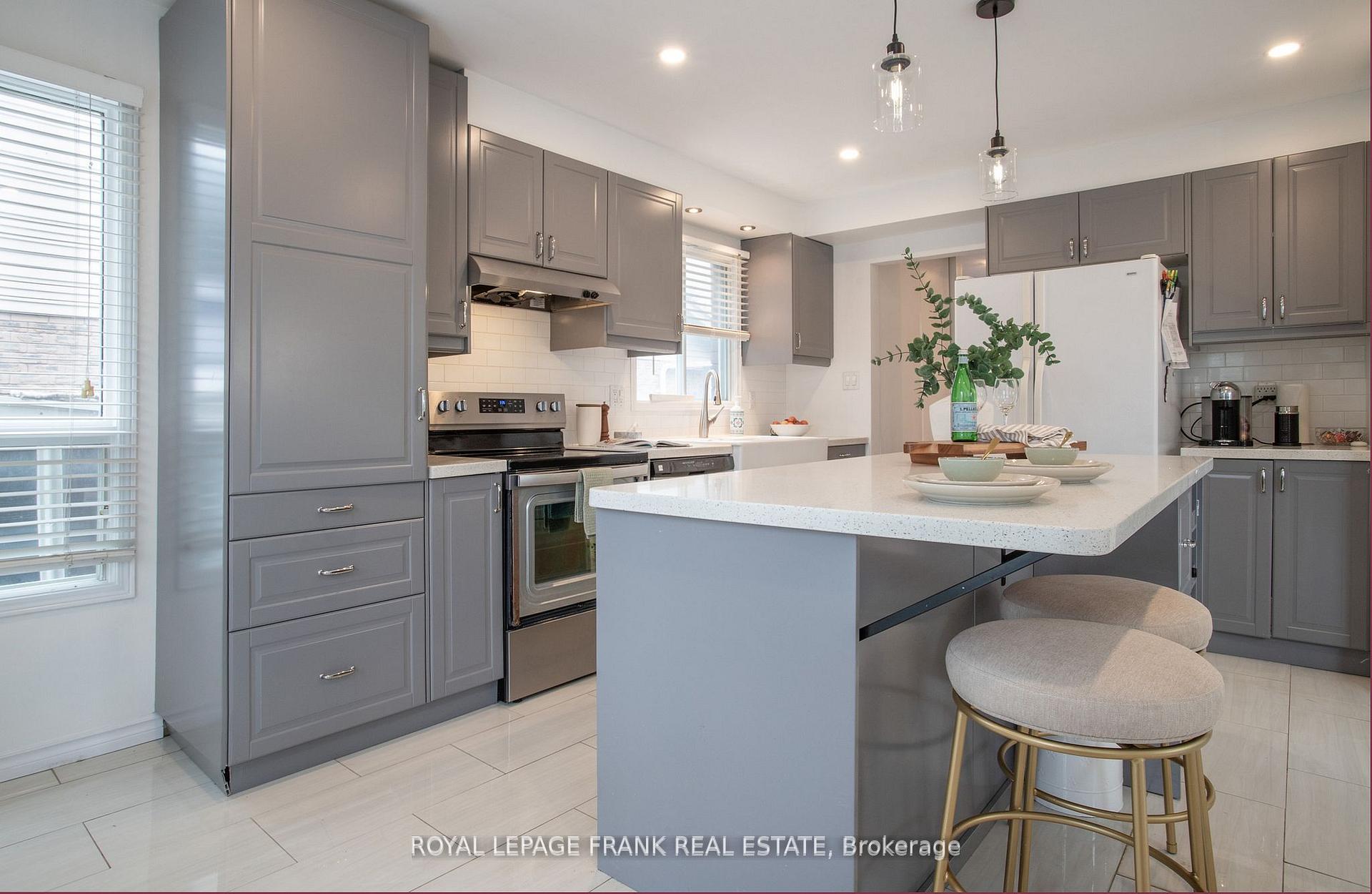 Photo 17 of 22 Windham Crescent, Clarington, Courtice — HOMEH