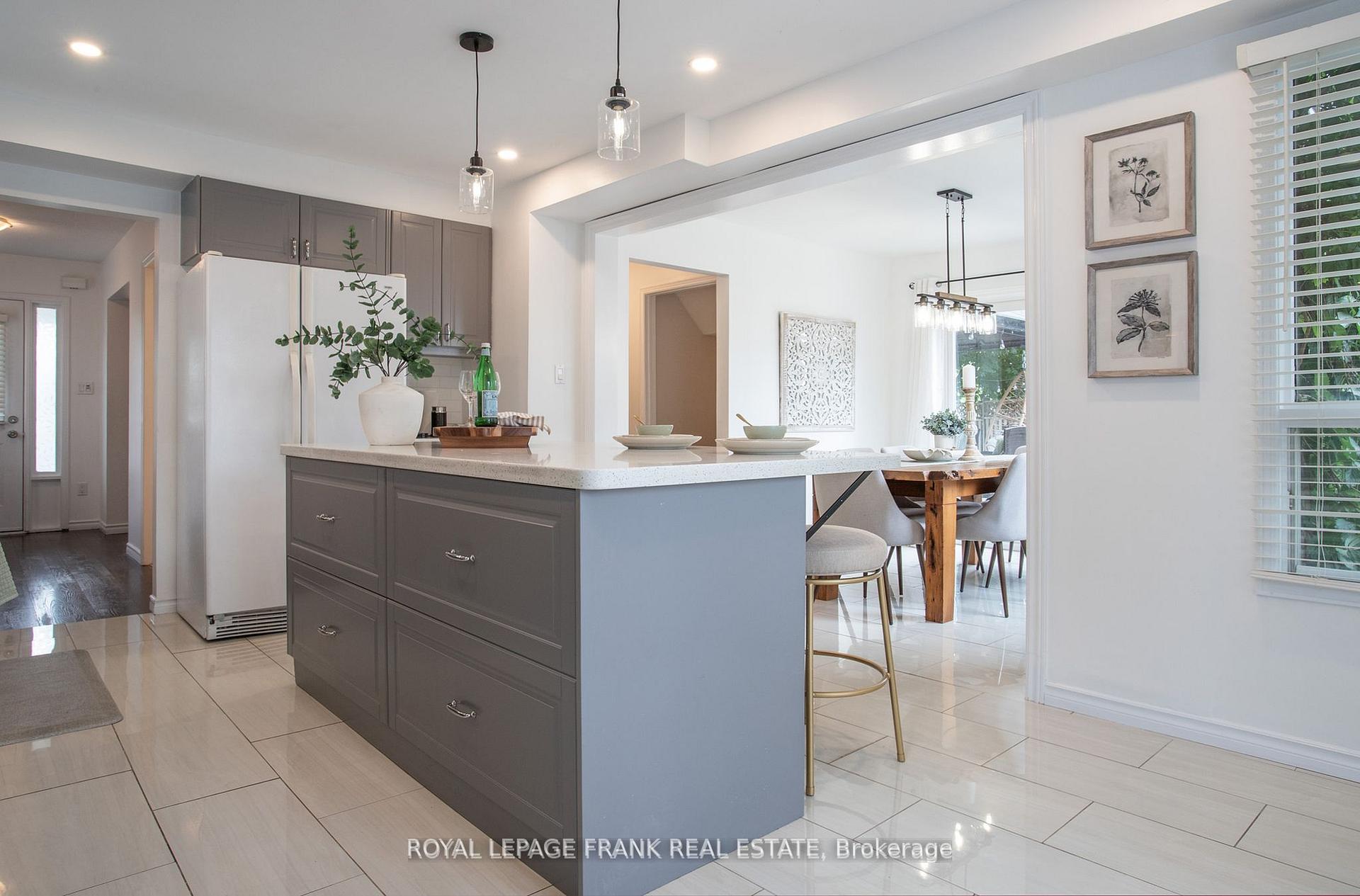Photo 18 of 22 Windham Crescent, Clarington, Courtice — HOMEH