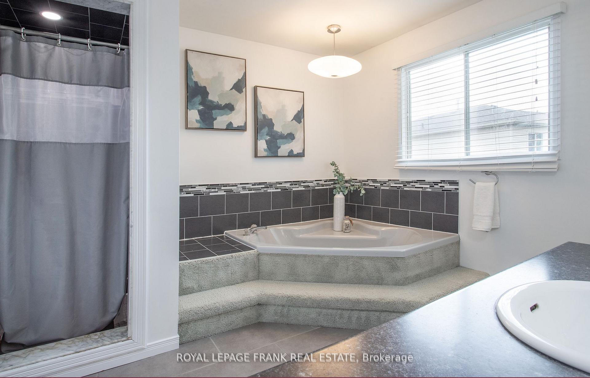 Photo 22 of 22 Windham Crescent, Clarington, Courtice — HOMEH