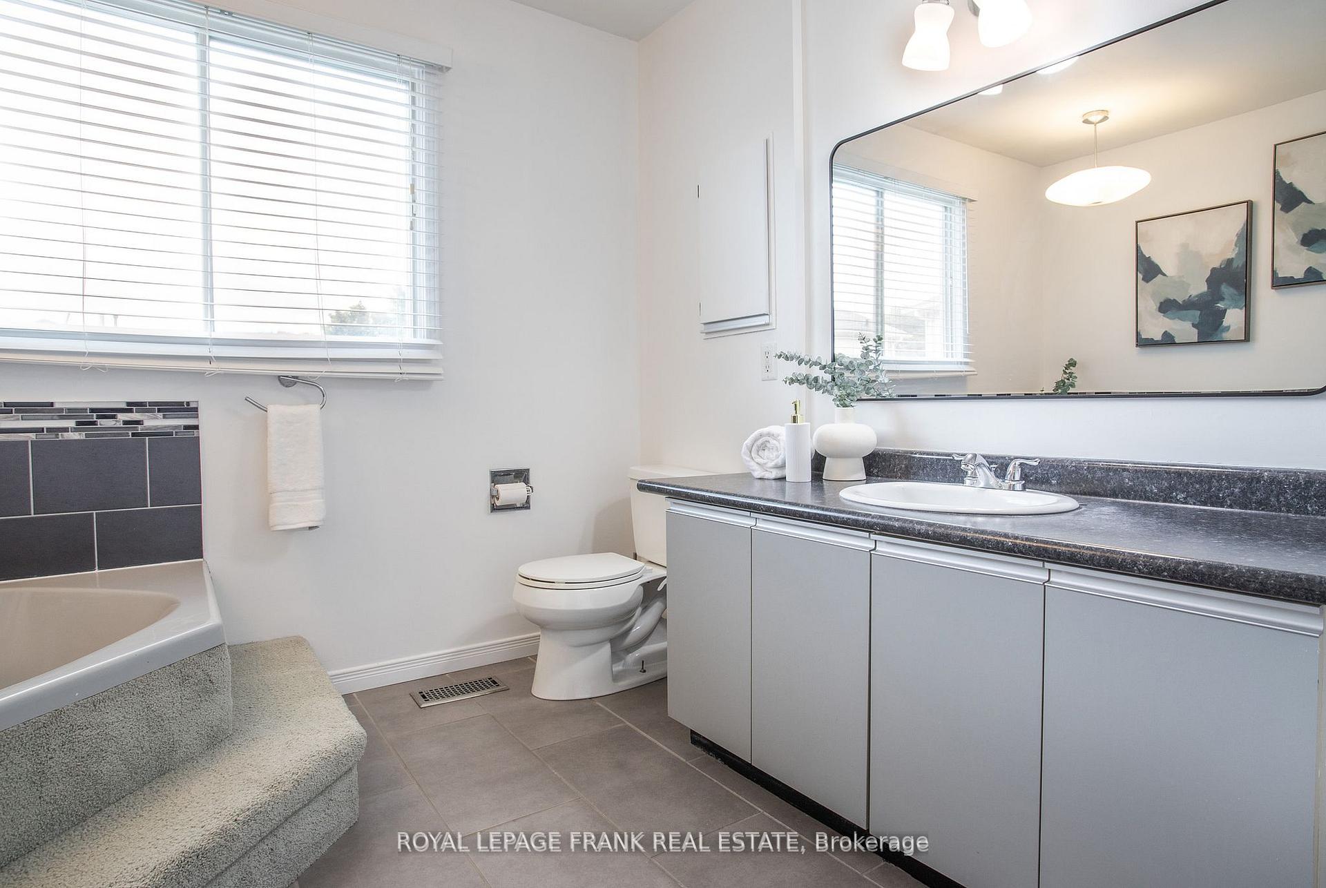 Photo 23 of 22 Windham Crescent, Clarington, Courtice — HOMEH