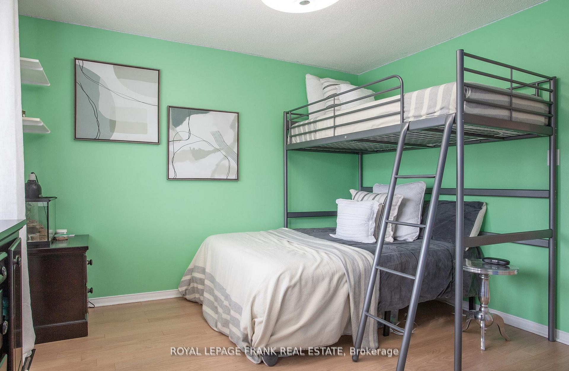 Photo 26 of 22 Windham Crescent, Clarington, Courtice — HOMEH