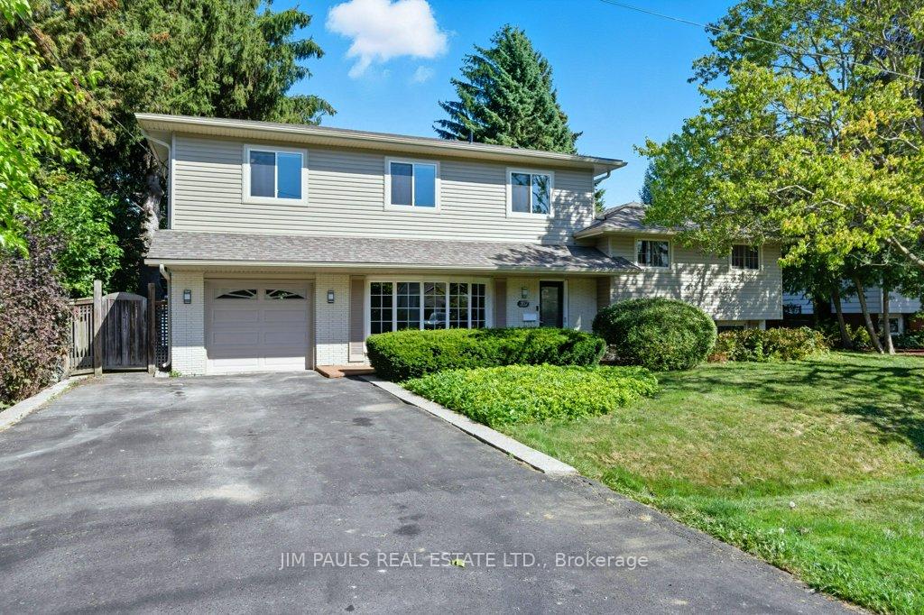 Photo 1 of 207 Spring Trail, Hamilton, Ancaster — HOMEH