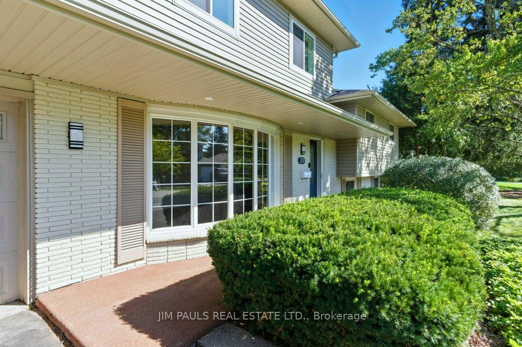 Photo 25 of 207 Spring Trail, Hamilton, Ancaster — HOMEH