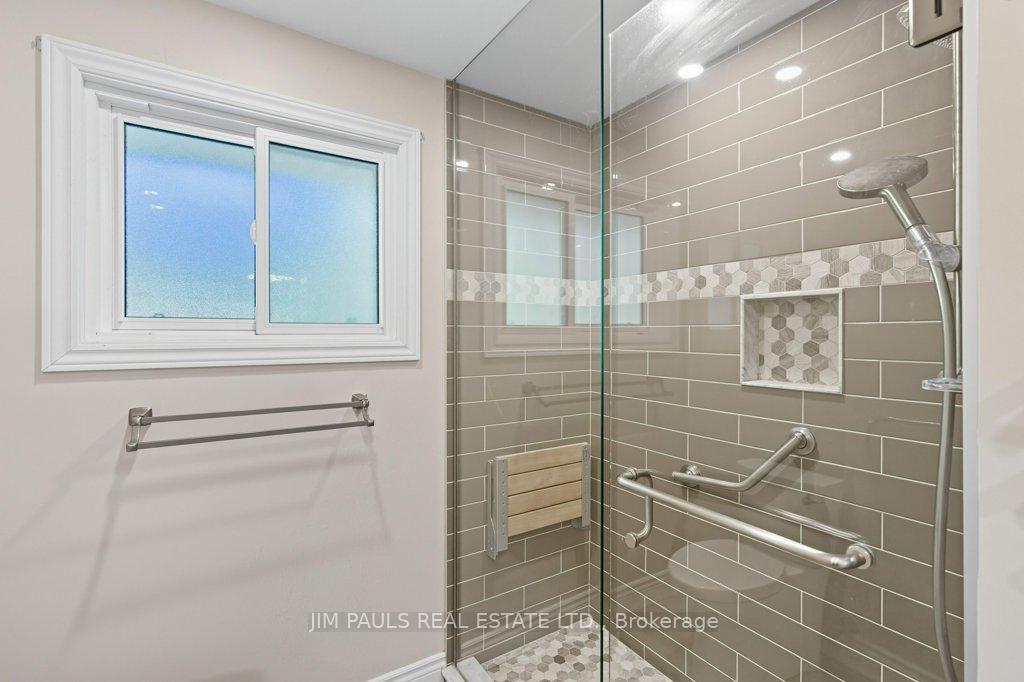 Photo 23 of 207 Spring Trail, Hamilton, Ancaster — HOMEH