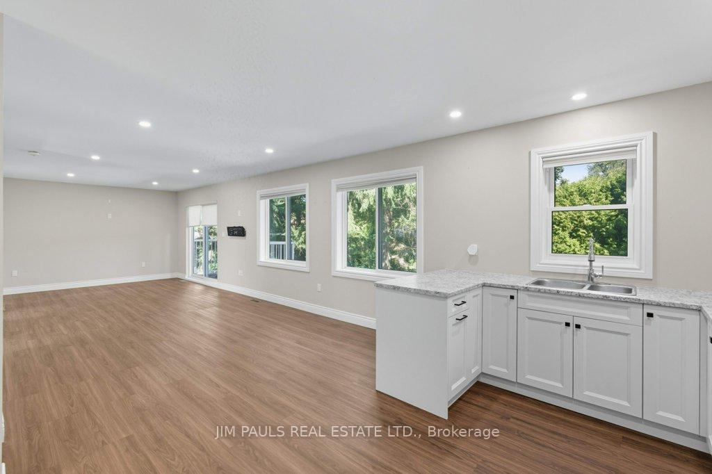 Photo 19 of 207 Spring Trail, Hamilton, Ancaster — HOMEH