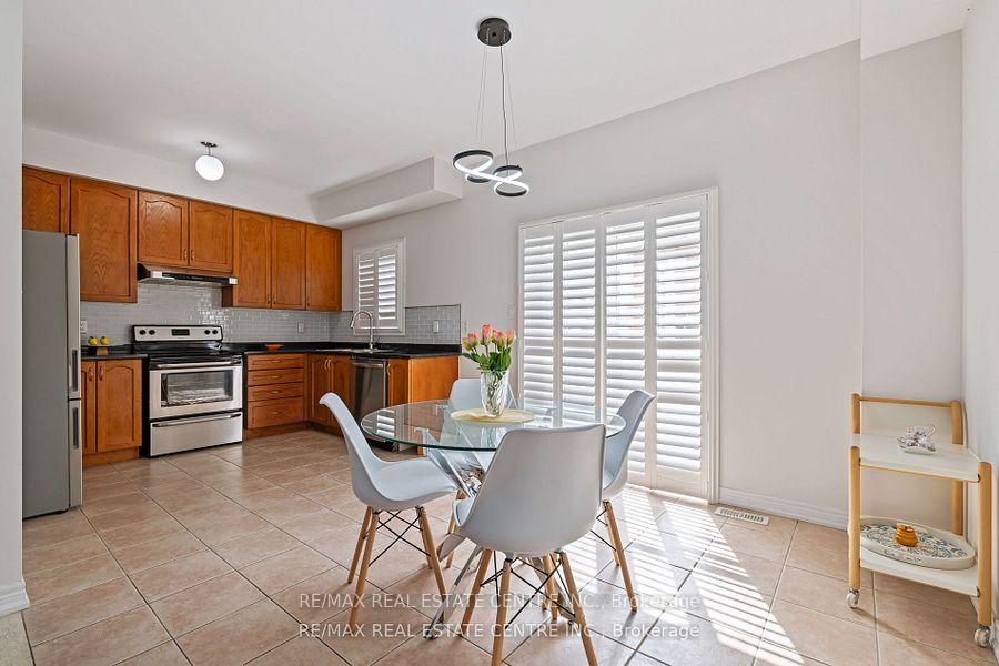 Photo 2 of 108 Ozner Crescent, Vaughan, Vellore Village — HOMEH