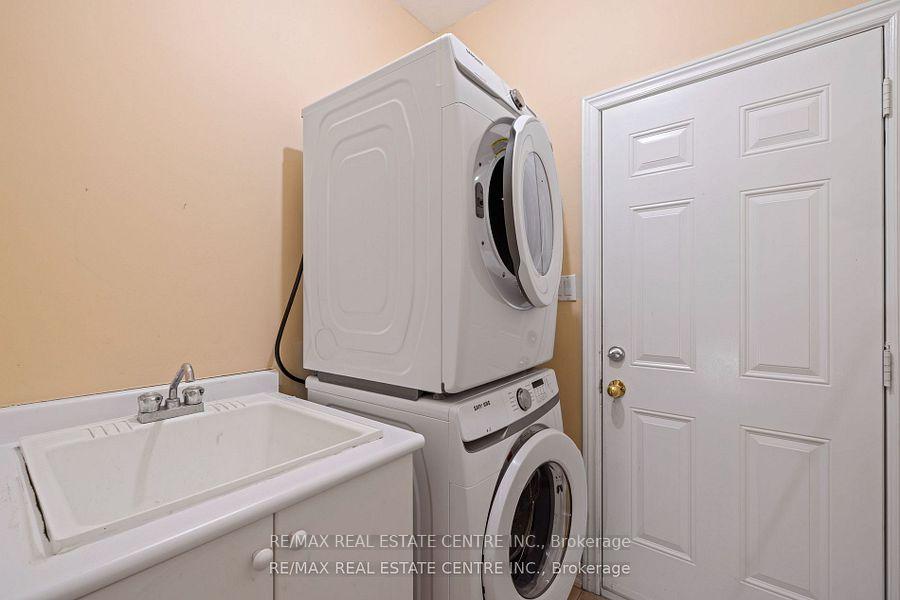 Photo 14 of 108 Ozner Crescent, Vaughan, Vellore Village — HOMEH