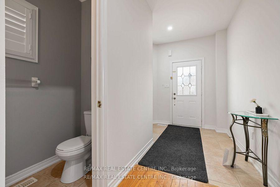 Photo 4 of 108 Ozner Crescent, Vaughan, Vellore Village — HOMEH