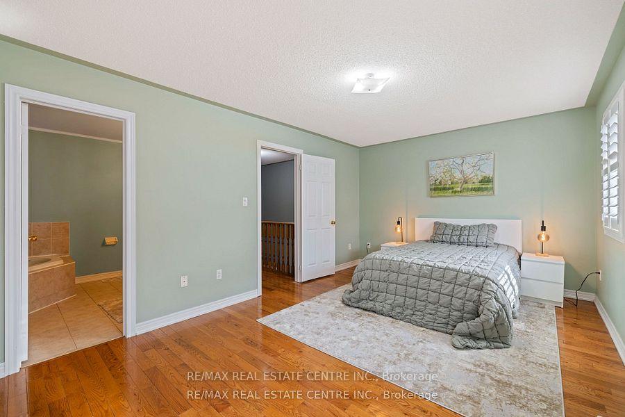 Photo 10 of 108 Ozner Crescent, Vaughan, Vellore Village — HOMEH