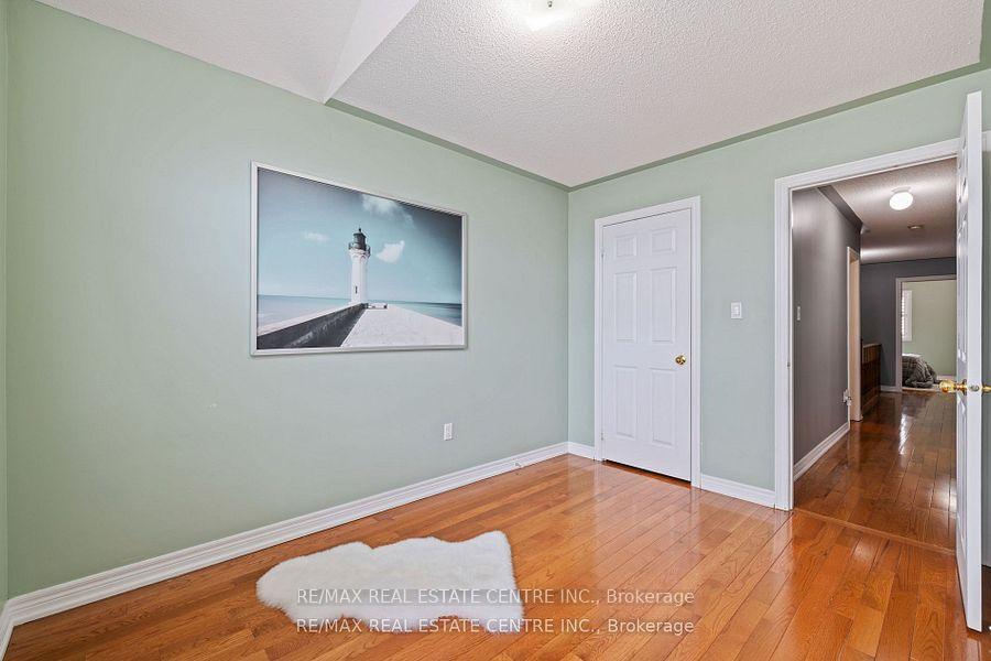 Photo 19 of 108 Ozner Crescent, Vaughan, Vellore Village — HOMEH
