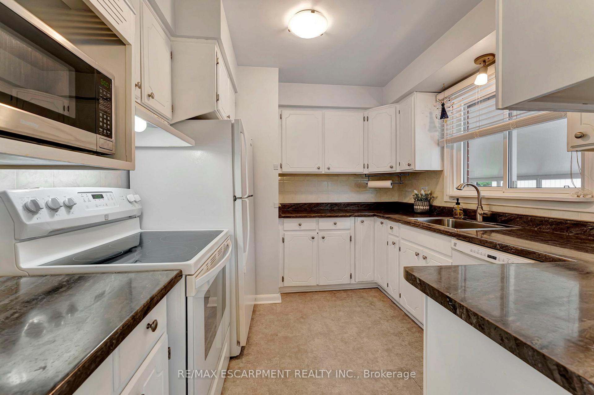 Photo 5 of 109 West 23rd Street, Hamilton, Westcliffe — HOMEH