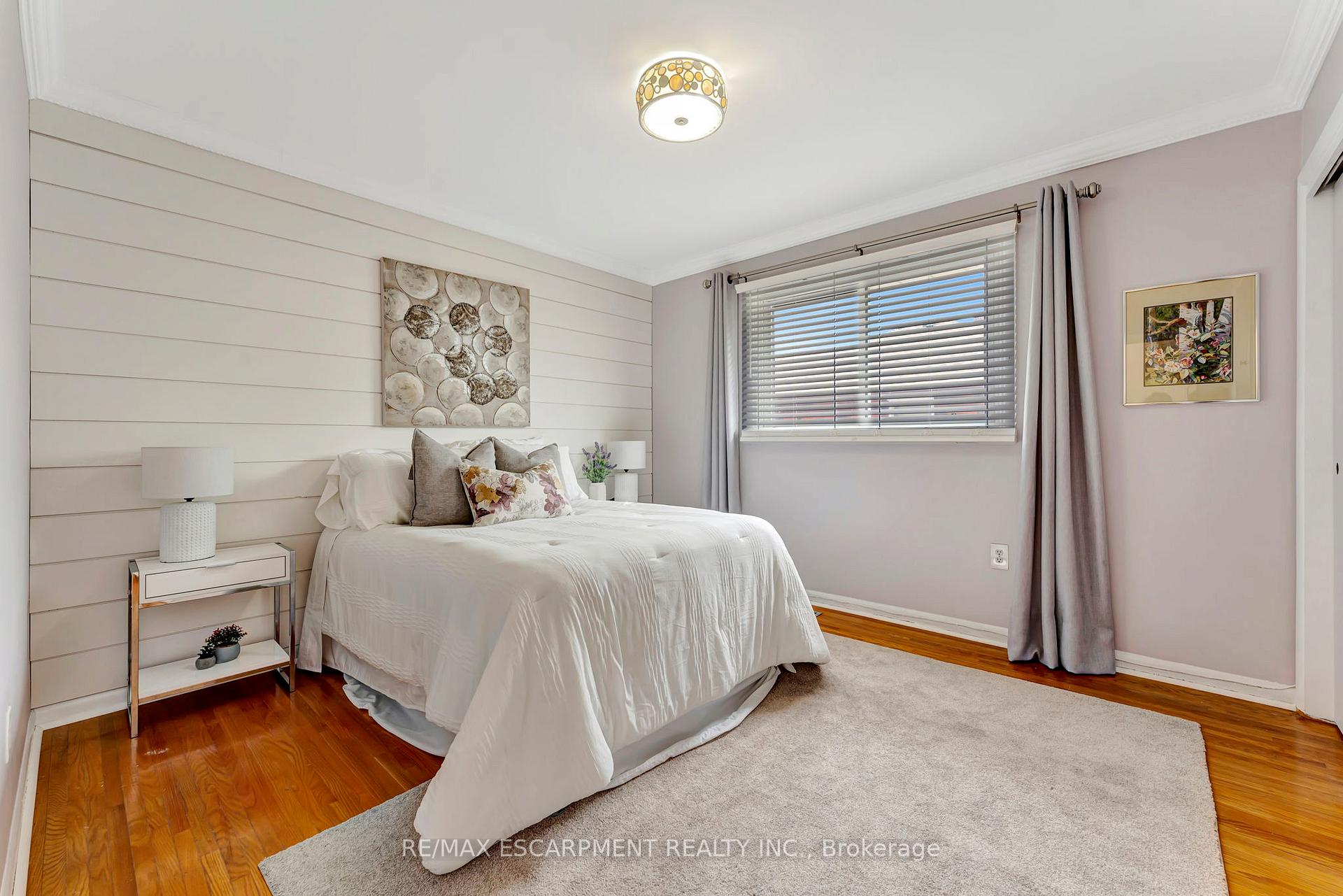Photo 3 of 109 West 23rd Street, Hamilton, Westcliffe — HOMEH