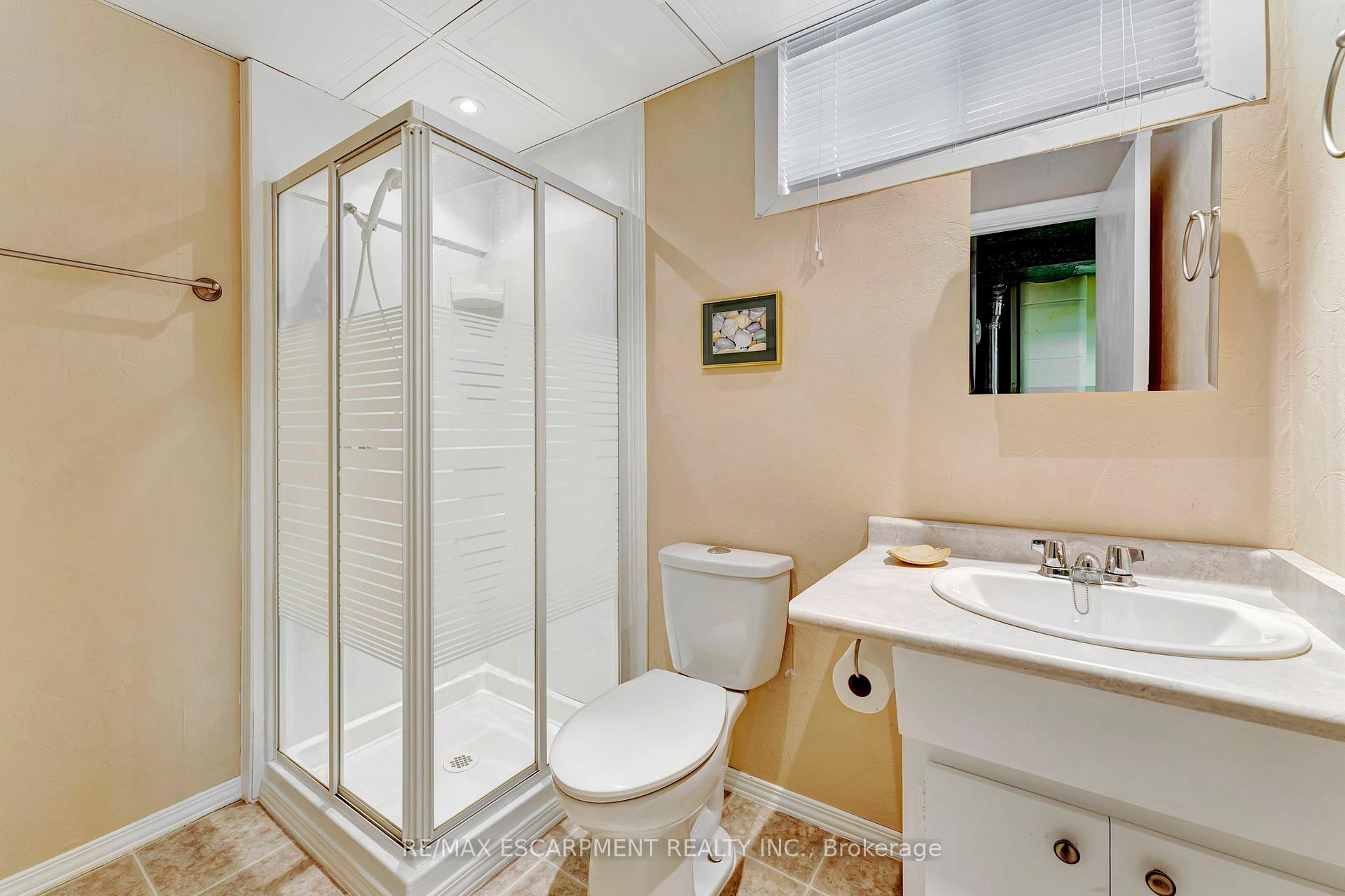 Photo 17 of 109 West 23rd Street, Hamilton, Westcliffe — HOMEH