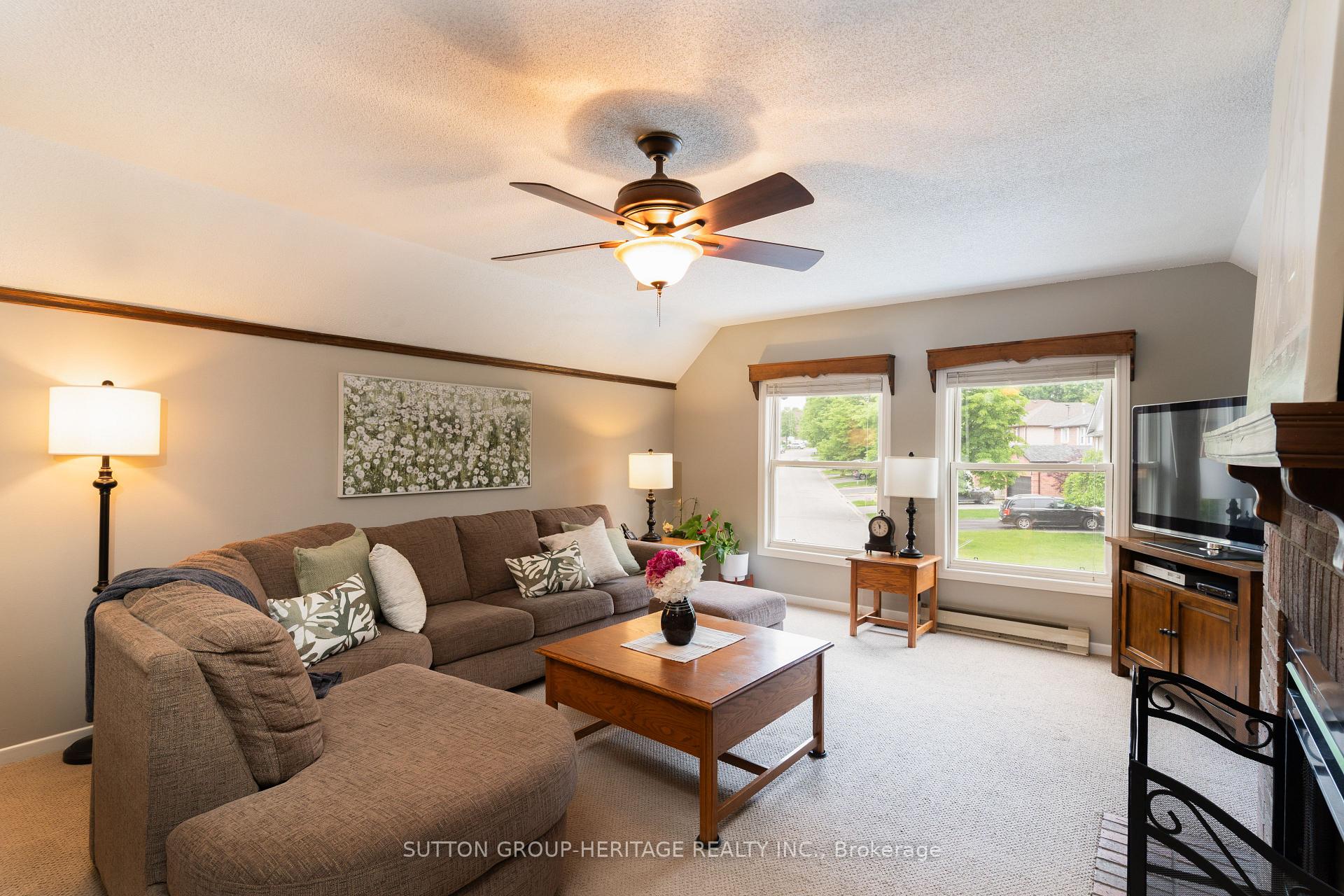 Photo 17 of 106 Cornwall Drive, Ajax, Central — HOMEH
