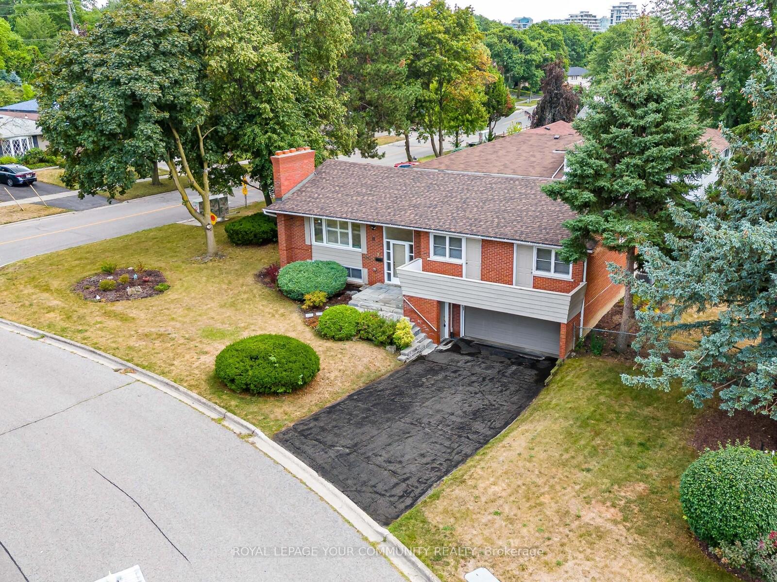 Photo 3 of 1 Thorny Brae Drive, Markham, Royal Orchard — HOMEH