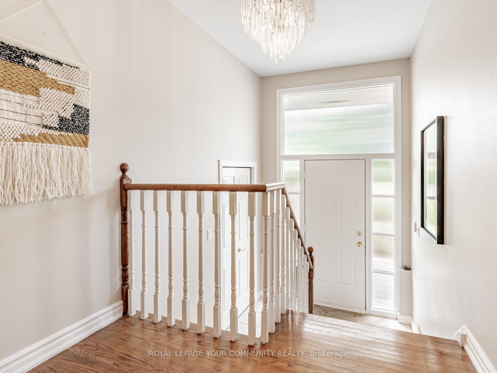 Photo 6 of 1 Thorny Brae Drive, Markham, Royal Orchard — HOMEH