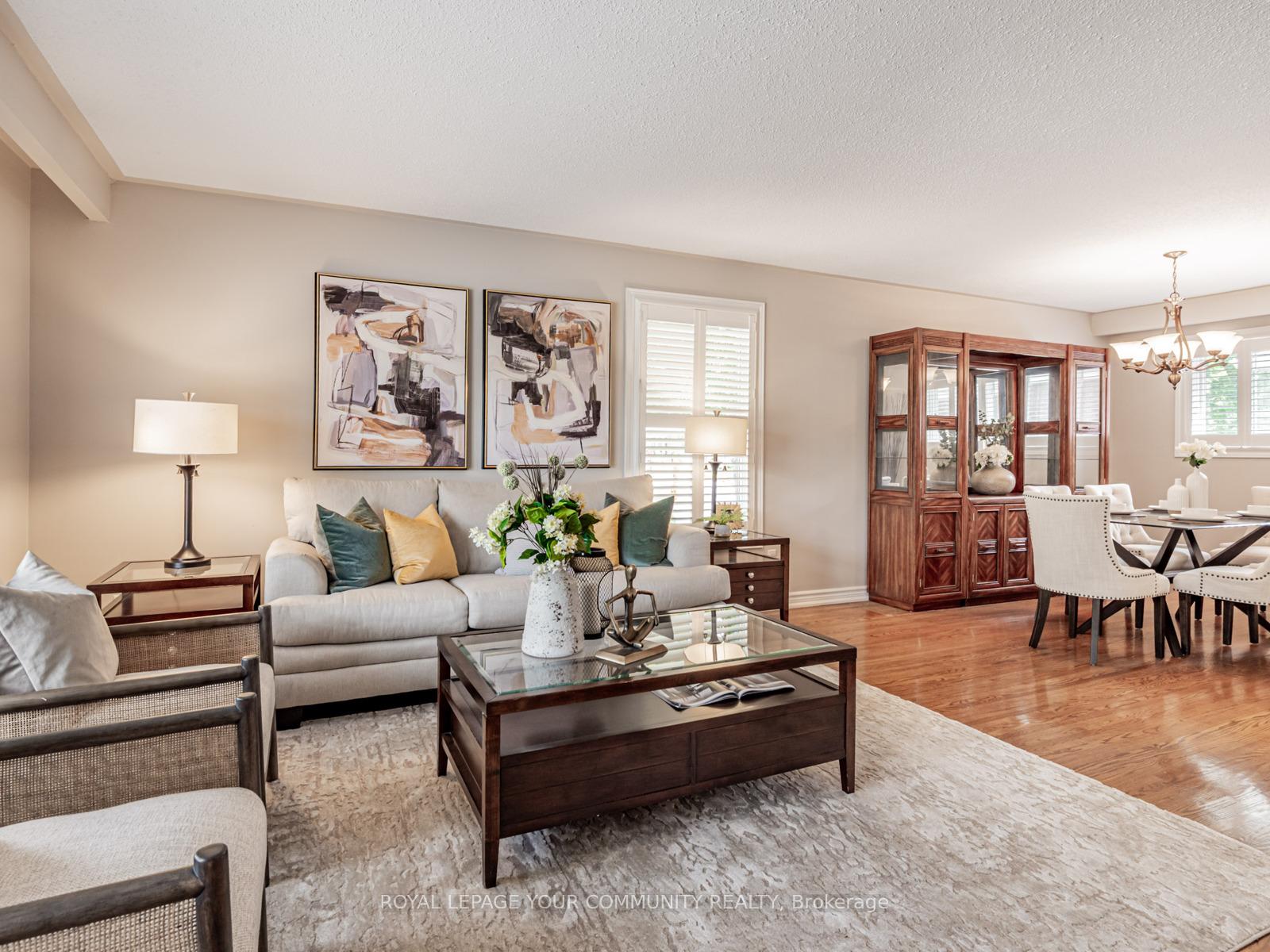 Photo 8 of 1 Thorny Brae Drive, Markham, Royal Orchard — HOMEH