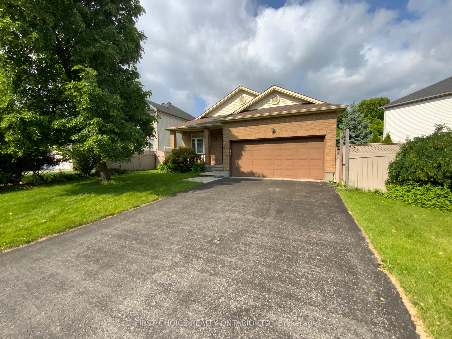 Photo 1 of 11 Meadowcroft Crescent, Ottawa, Carson Meadows — HOMEH