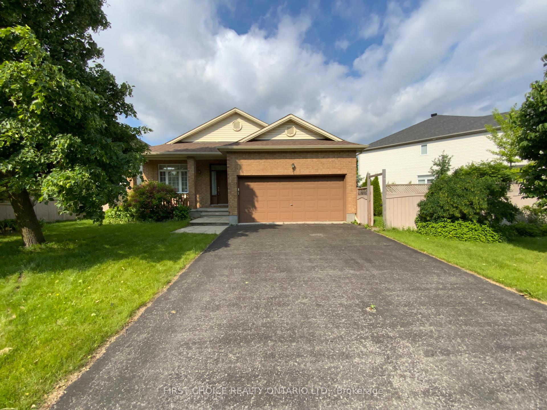 Photo 10 of 11 Meadowcroft Crescent, Ottawa, Carson Meadows — HOMEH