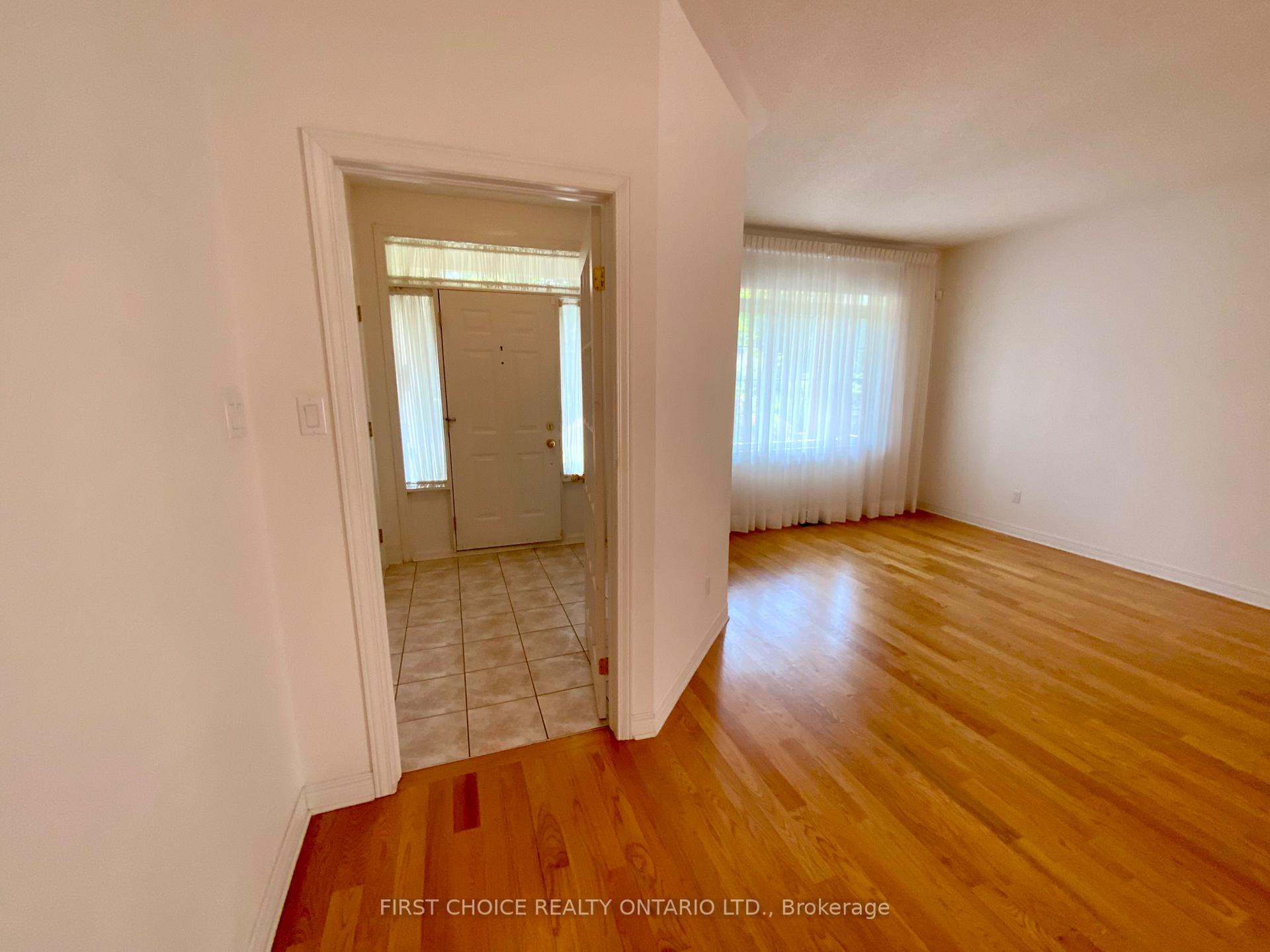 Photo 7 of 11 Meadowcroft Crescent, Ottawa, Carson Meadows — HOMEH