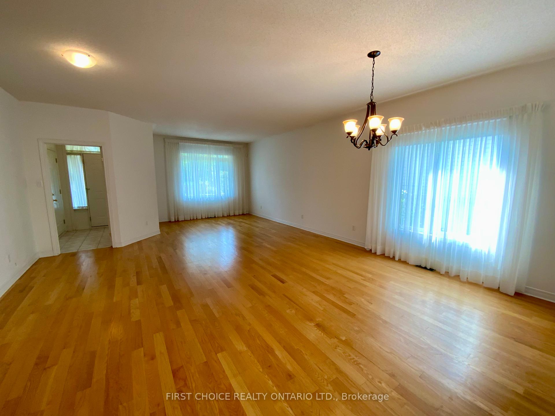 Photo 14 of 11 Meadowcroft Crescent, Ottawa, Carson Meadows — HOMEH