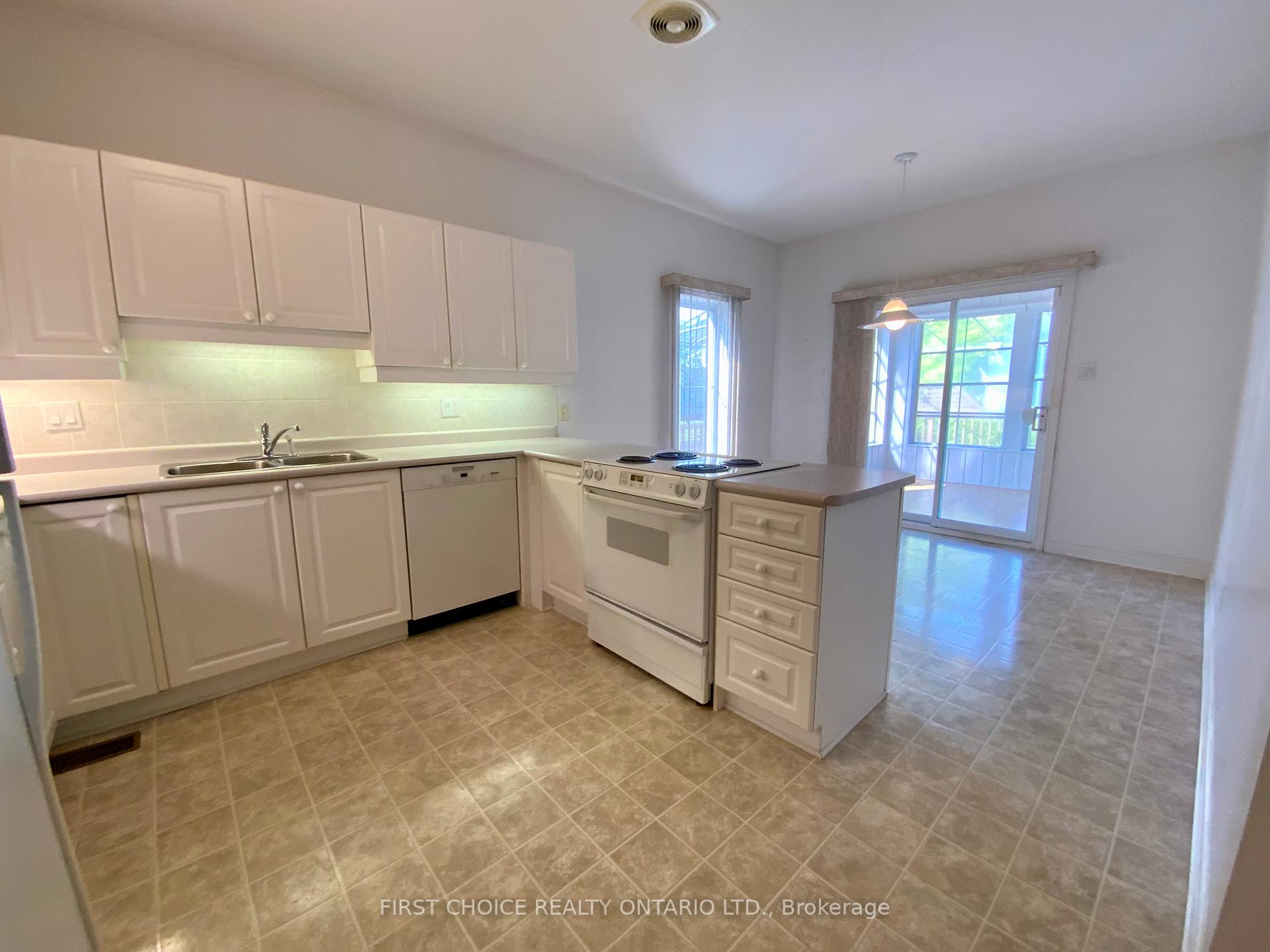 Photo 17 of 11 Meadowcroft Crescent, Ottawa, Carson Meadows — HOMEH