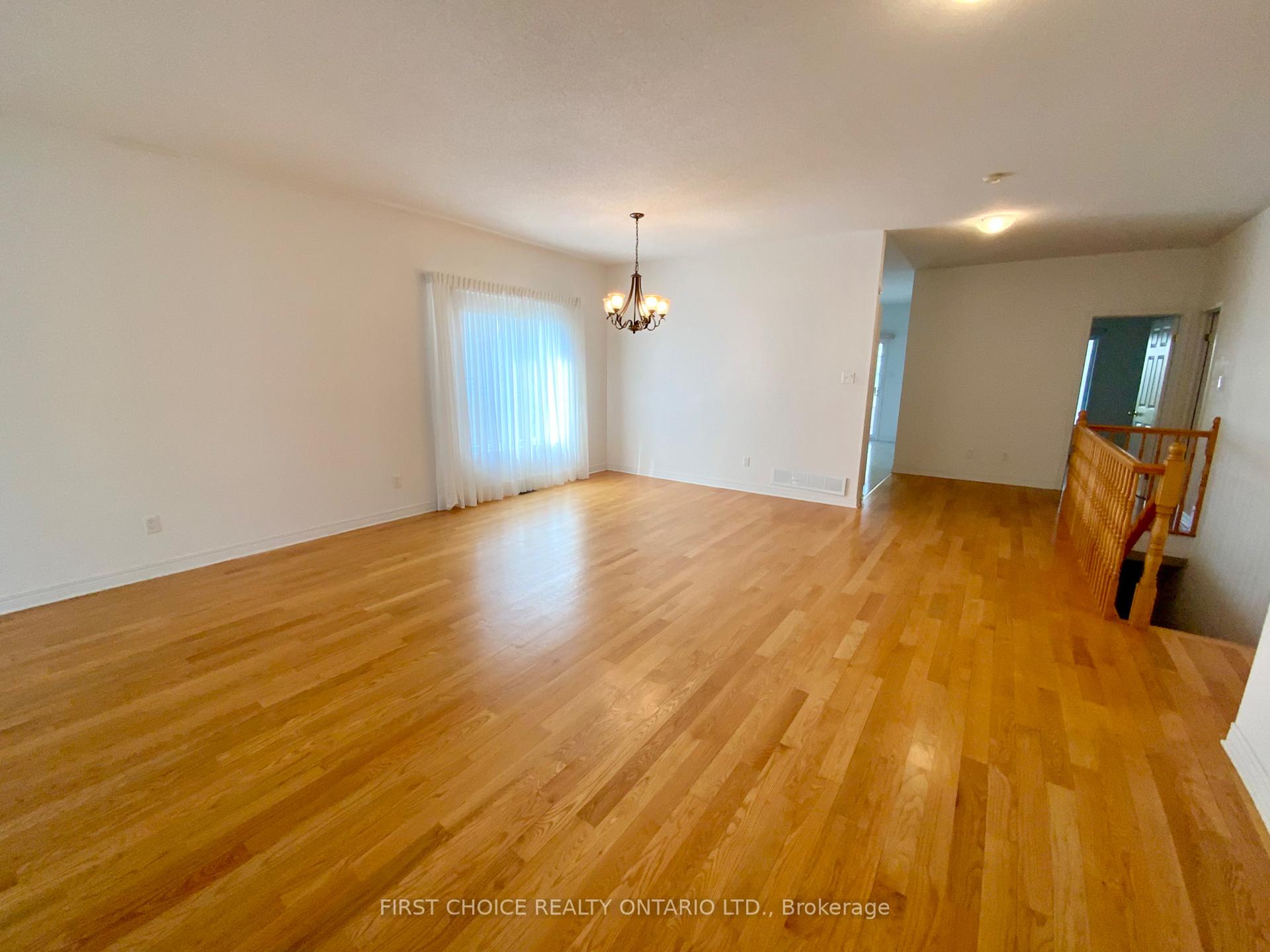 Photo 4 of 11 Meadowcroft Crescent, Ottawa, Carson Meadows — HOMEH