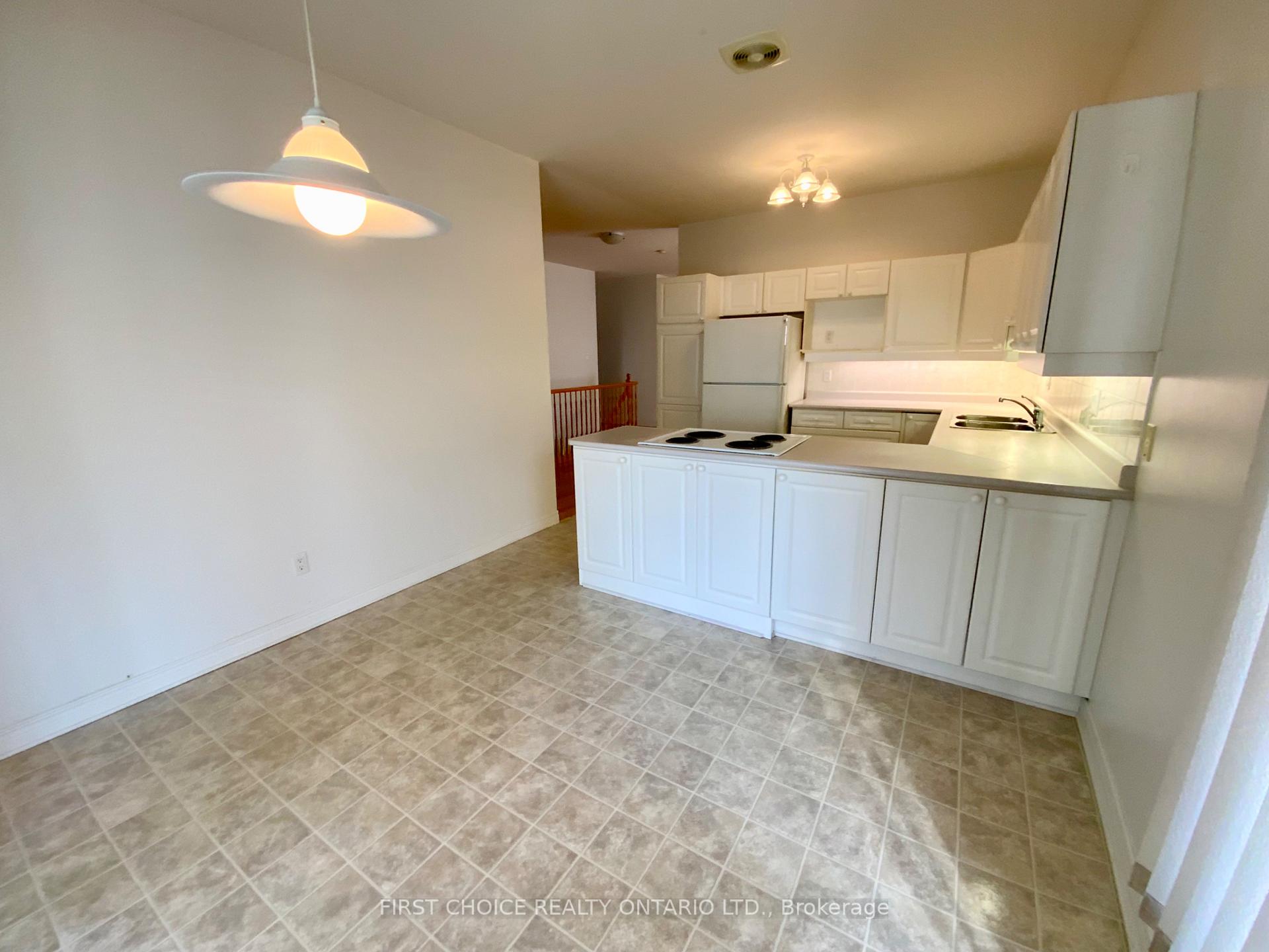 Photo 3 of 11 Meadowcroft Crescent, Ottawa, Carson Meadows — HOMEH