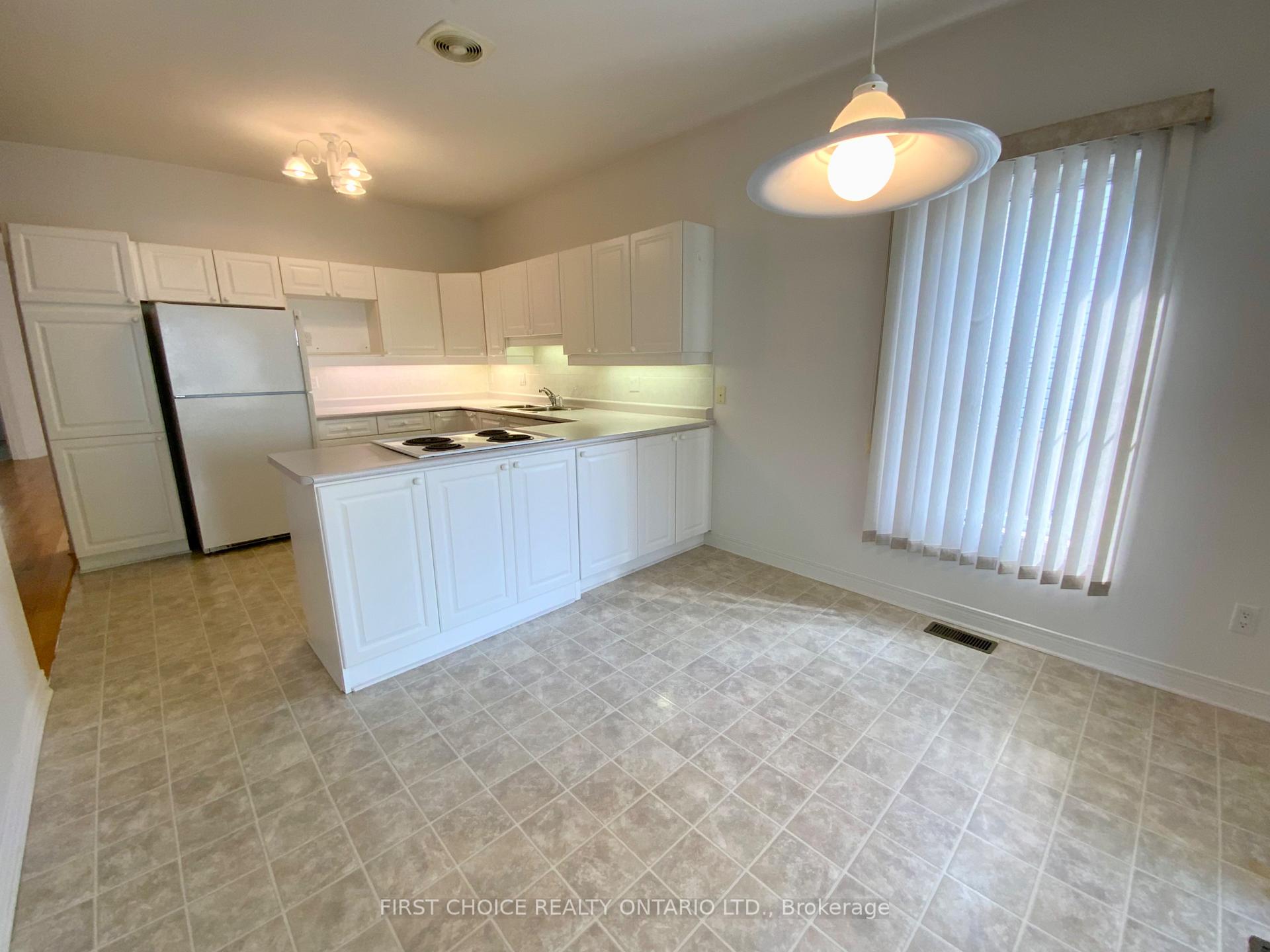 Photo 9 of 11 Meadowcroft Crescent, Ottawa, Carson Meadows — HOMEH
