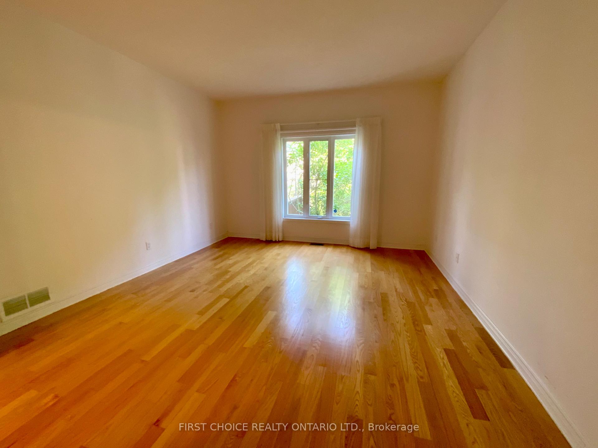 Photo 6 of 11 Meadowcroft Crescent, Ottawa, Carson Meadows — HOMEH
