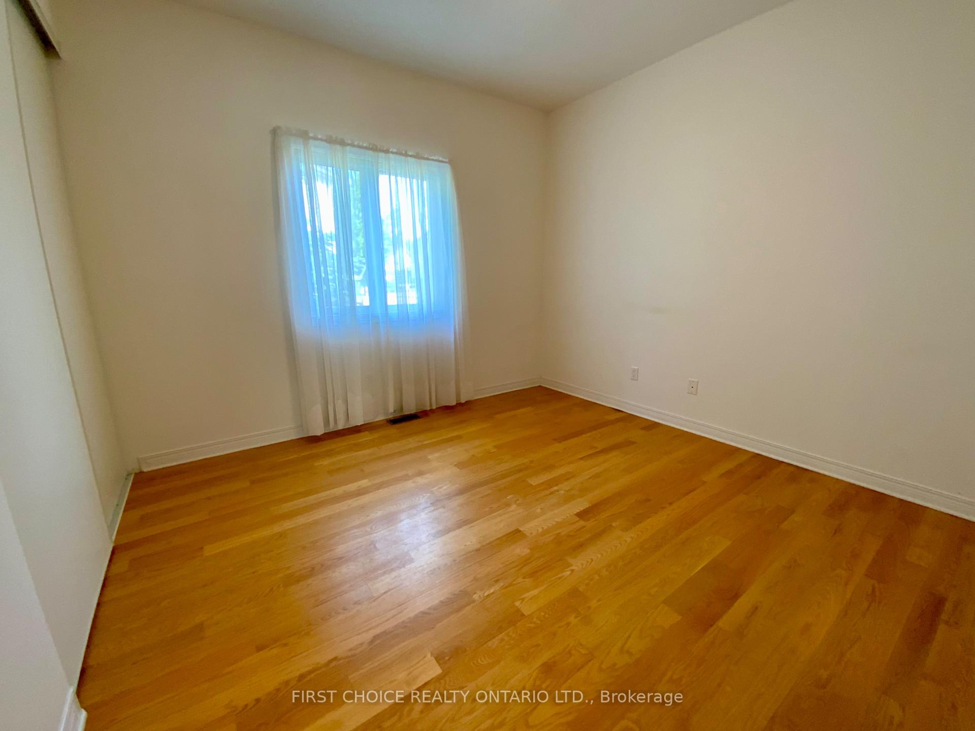 Photo 8 of 11 Meadowcroft Crescent, Ottawa, Carson Meadows — HOMEH