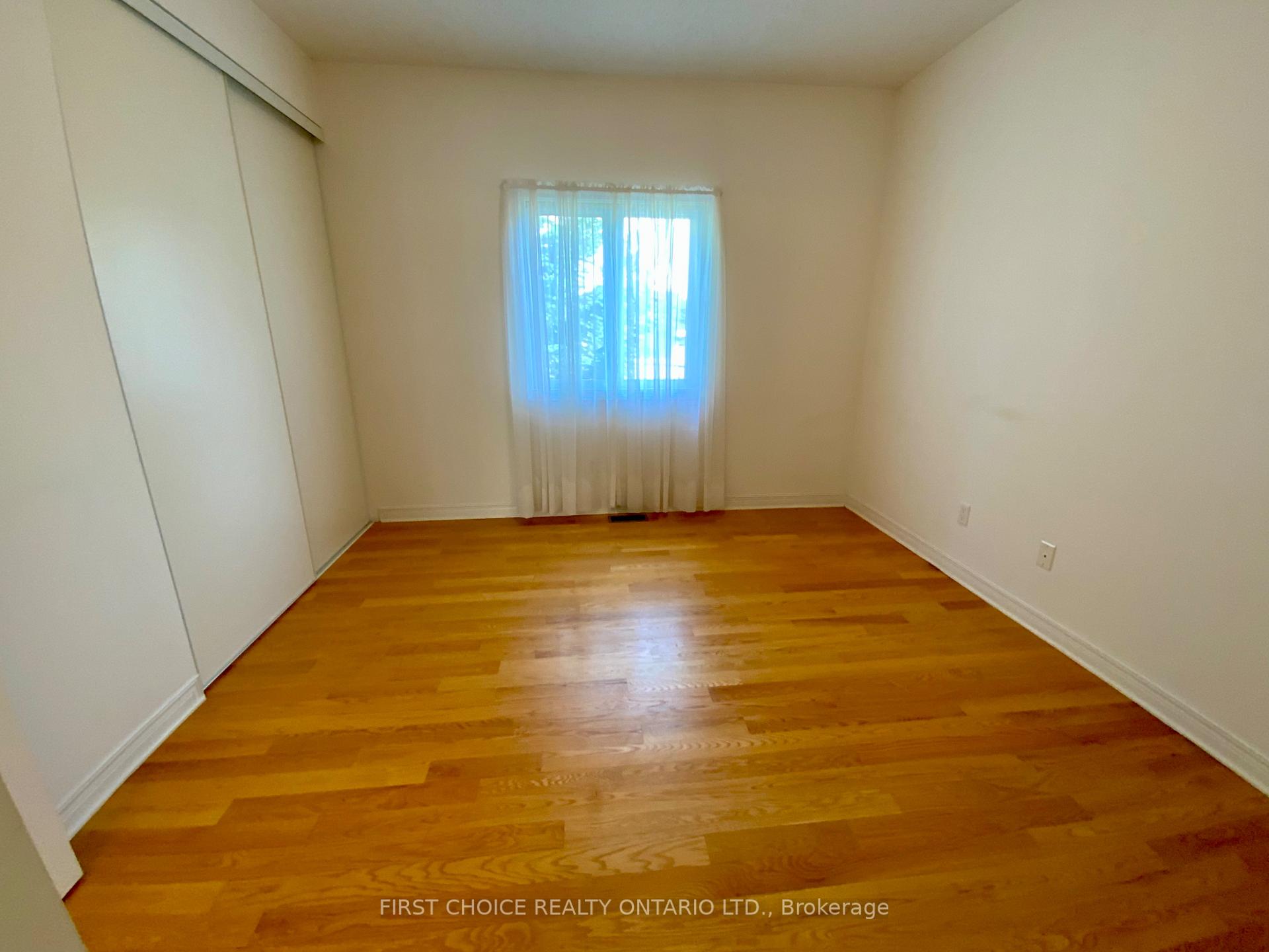 Photo 5 of 11 Meadowcroft Crescent, Ottawa, Carson Meadows — HOMEH