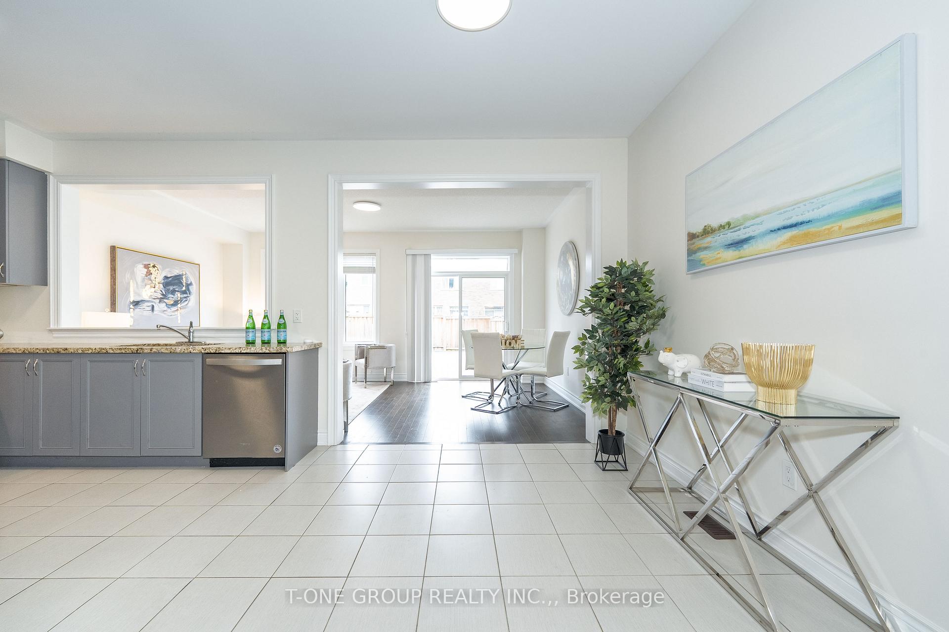 Photo 9 of 394 Kirkham Drive, Markham, Cedarwood — HOMEH