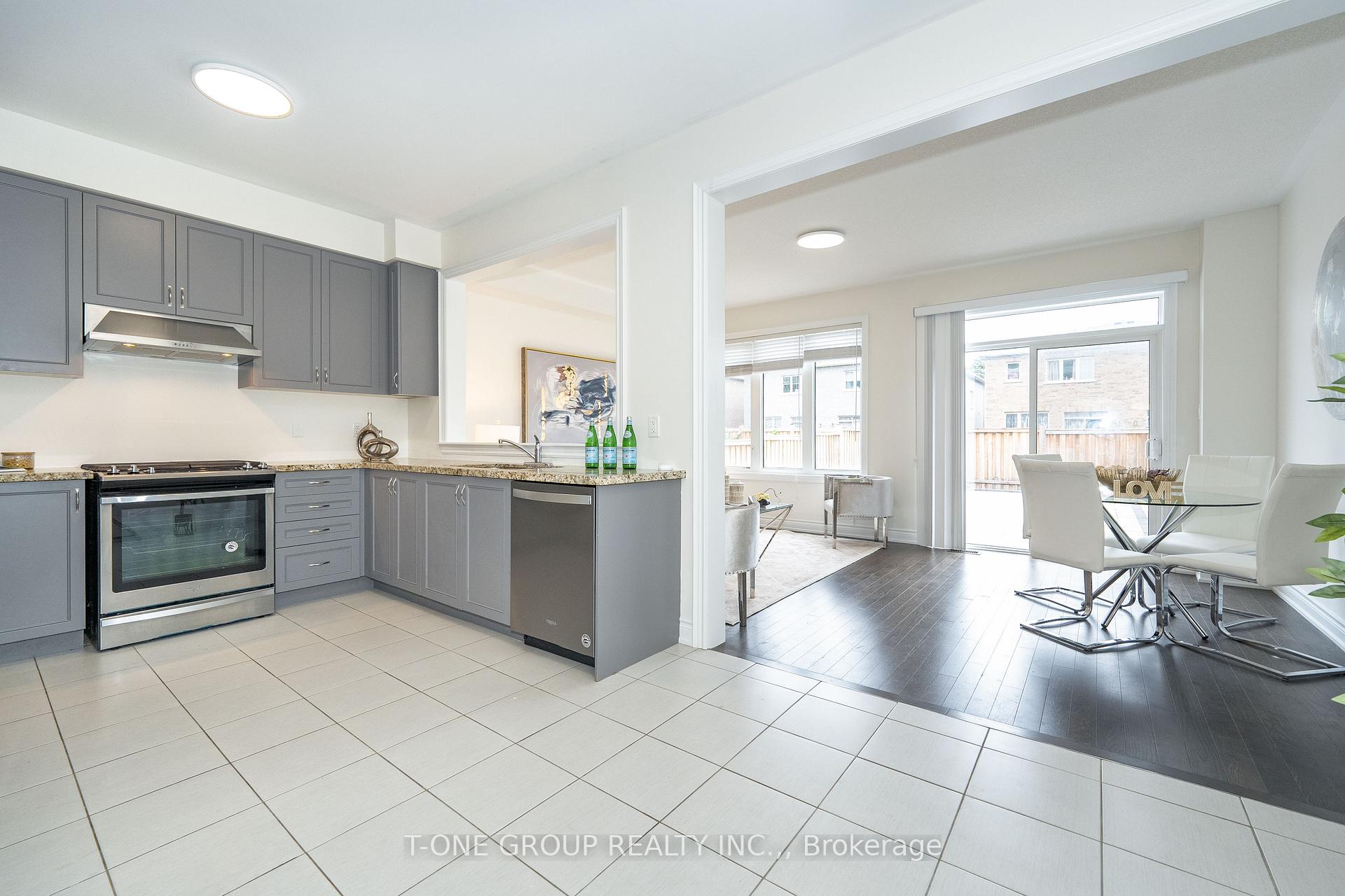 Photo 11 of 394 Kirkham Drive, Markham, Cedarwood — HOMEH