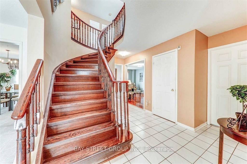 Photo 6 of 36 Norman Ross Drive, Markham, Middlefield — HOMEH