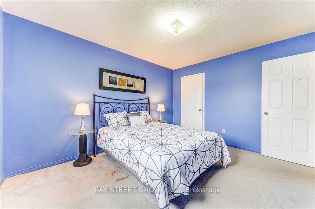 Photo 12 of 36 Norman Ross Drive, Markham, Middlefield — HOMEH